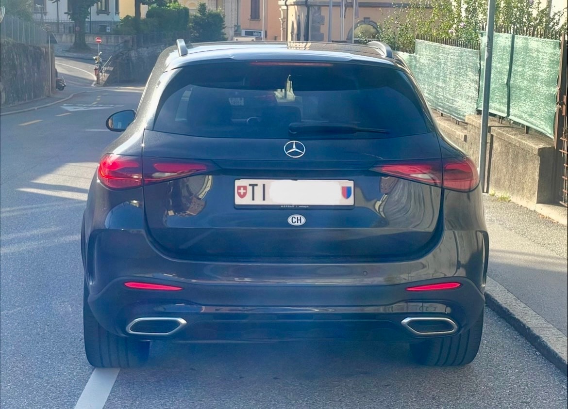 MERCEDES-BENZ GLC 220 d Avantgarde 4matic-image-5