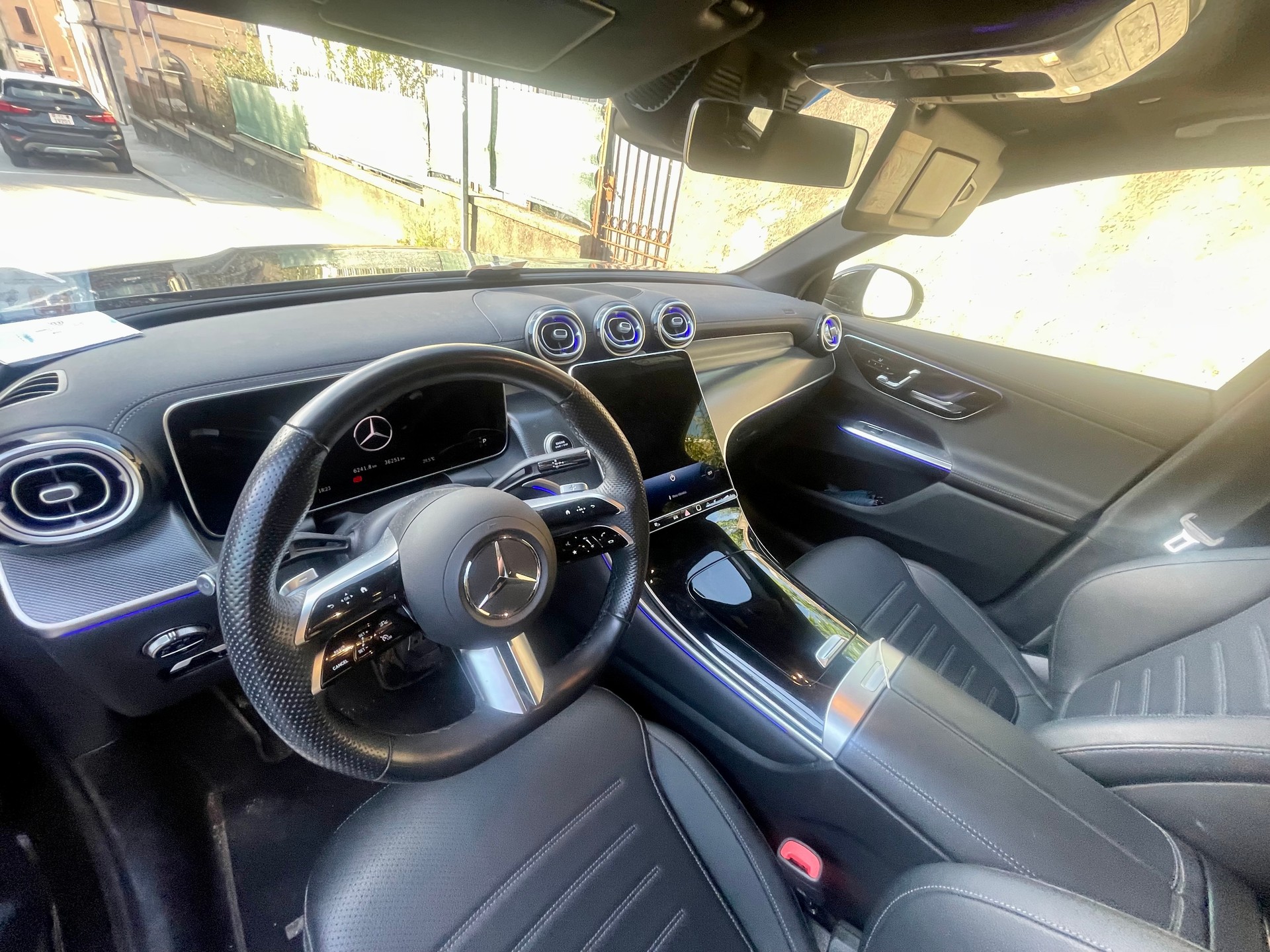 MERCEDES-BENZ GLC 220 d Avantgarde 4matic-image-3