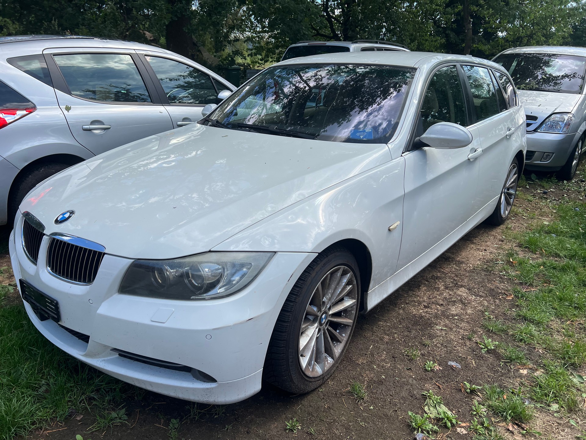 BMW 330xd Touring-image-0