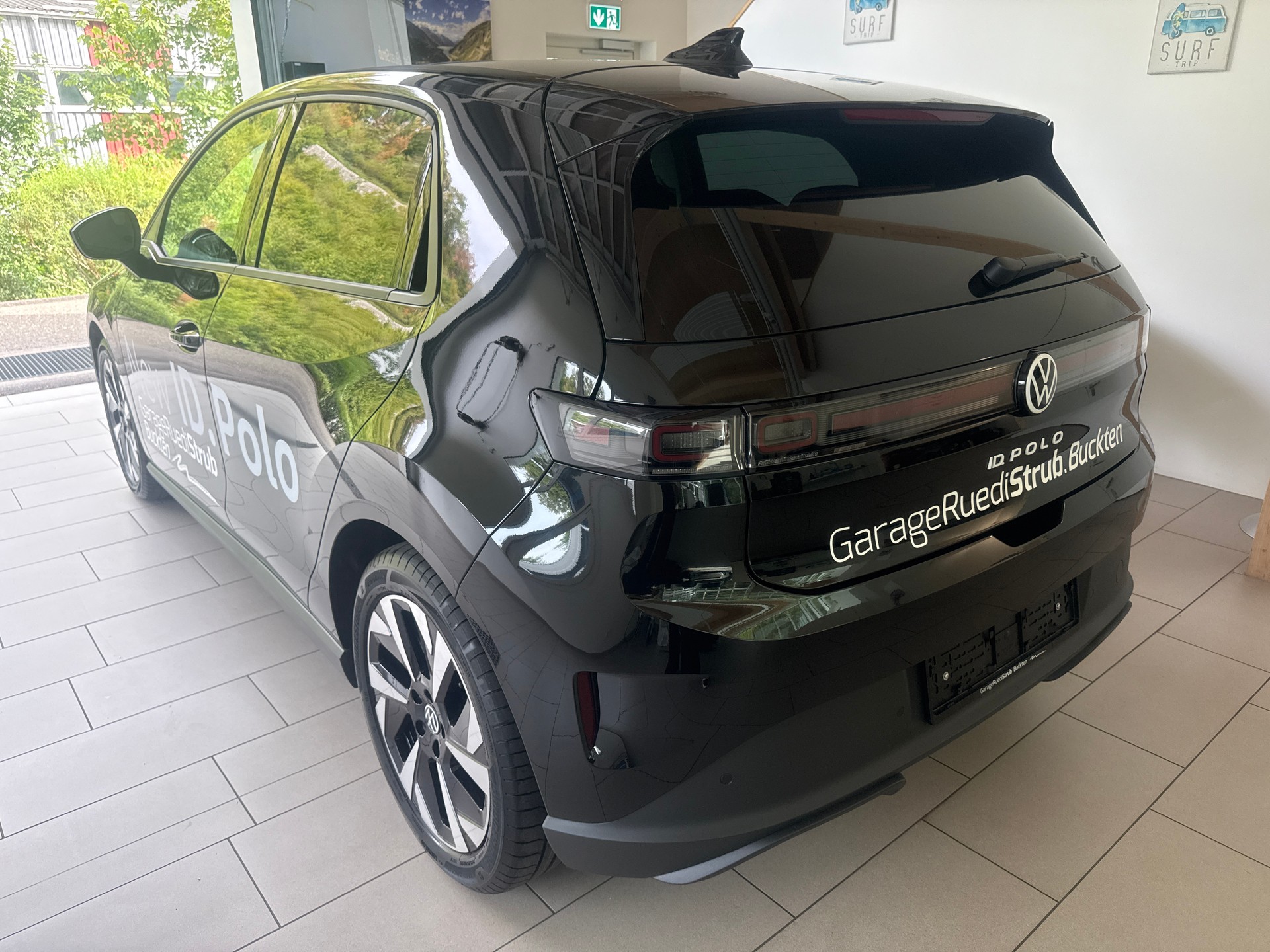 VW ID.Polo 210PS 52kWh Life Edition One-image-2