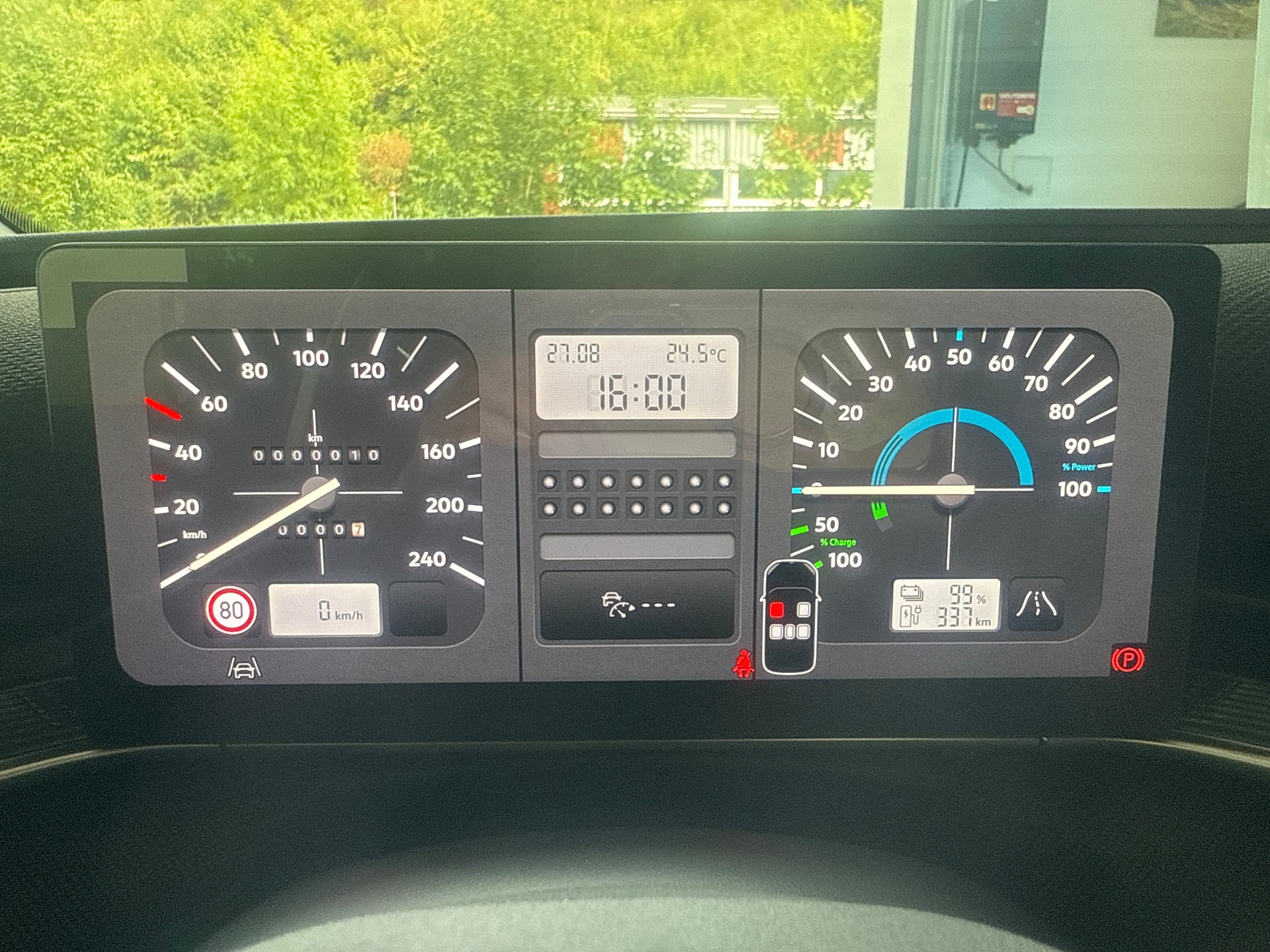 VW ID.Polo 210PS 52kWh Life Edition One-image-10