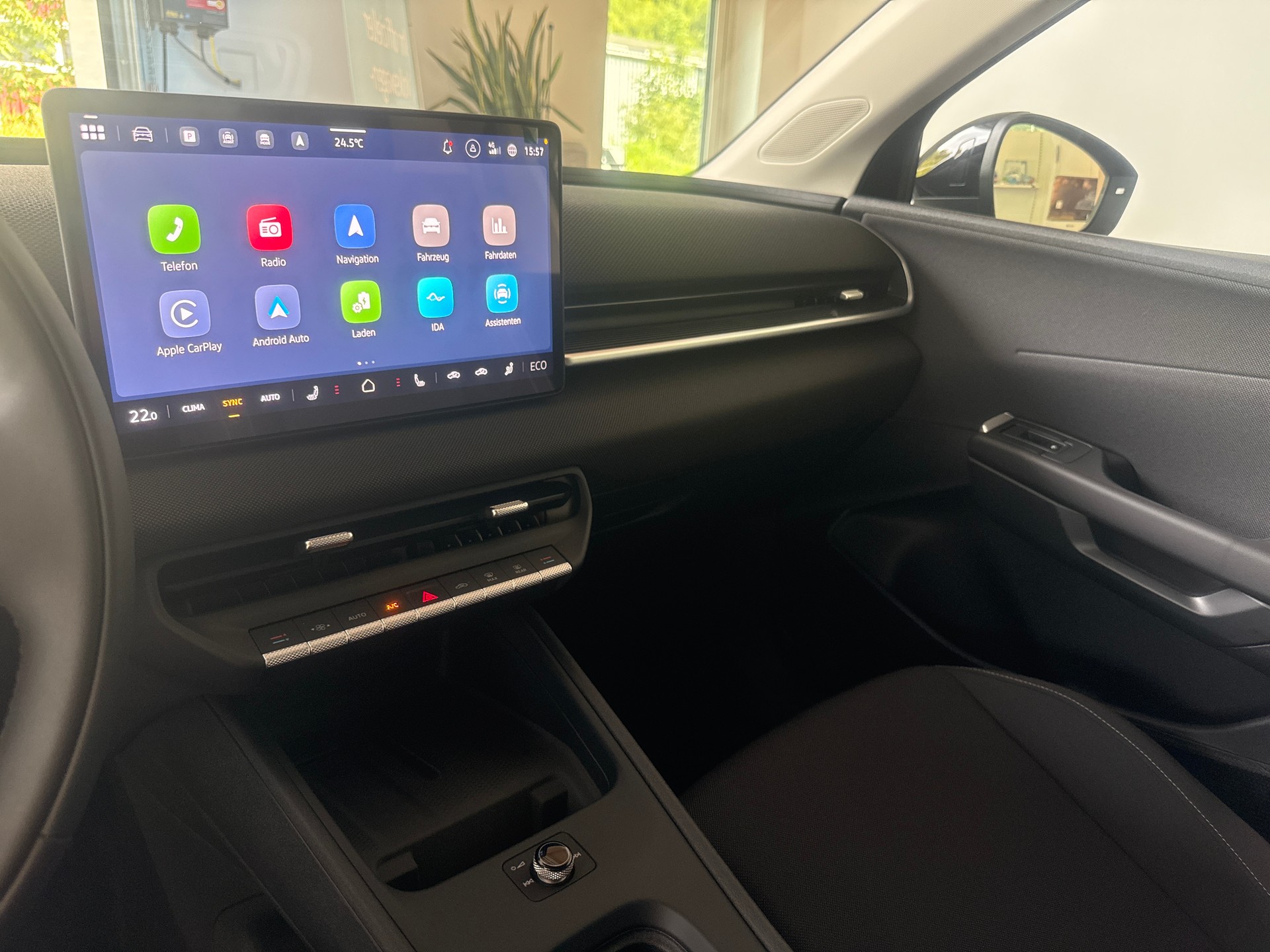 VW ID.Polo 210PS 52kWh Life Edition One-image-8