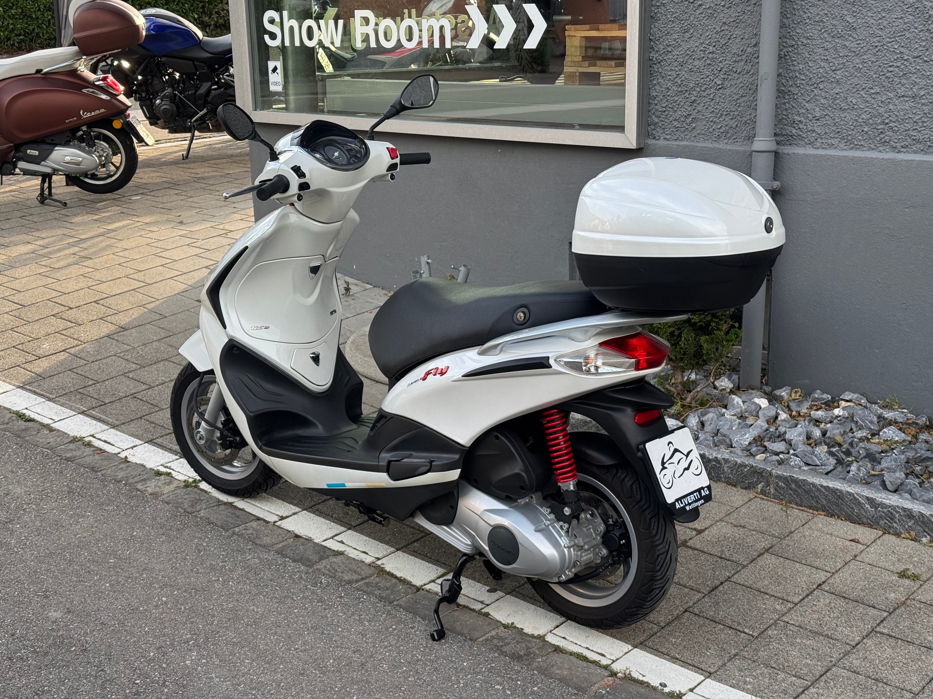 PIAGGIO Fly 125 i.e. 3V-image-11
