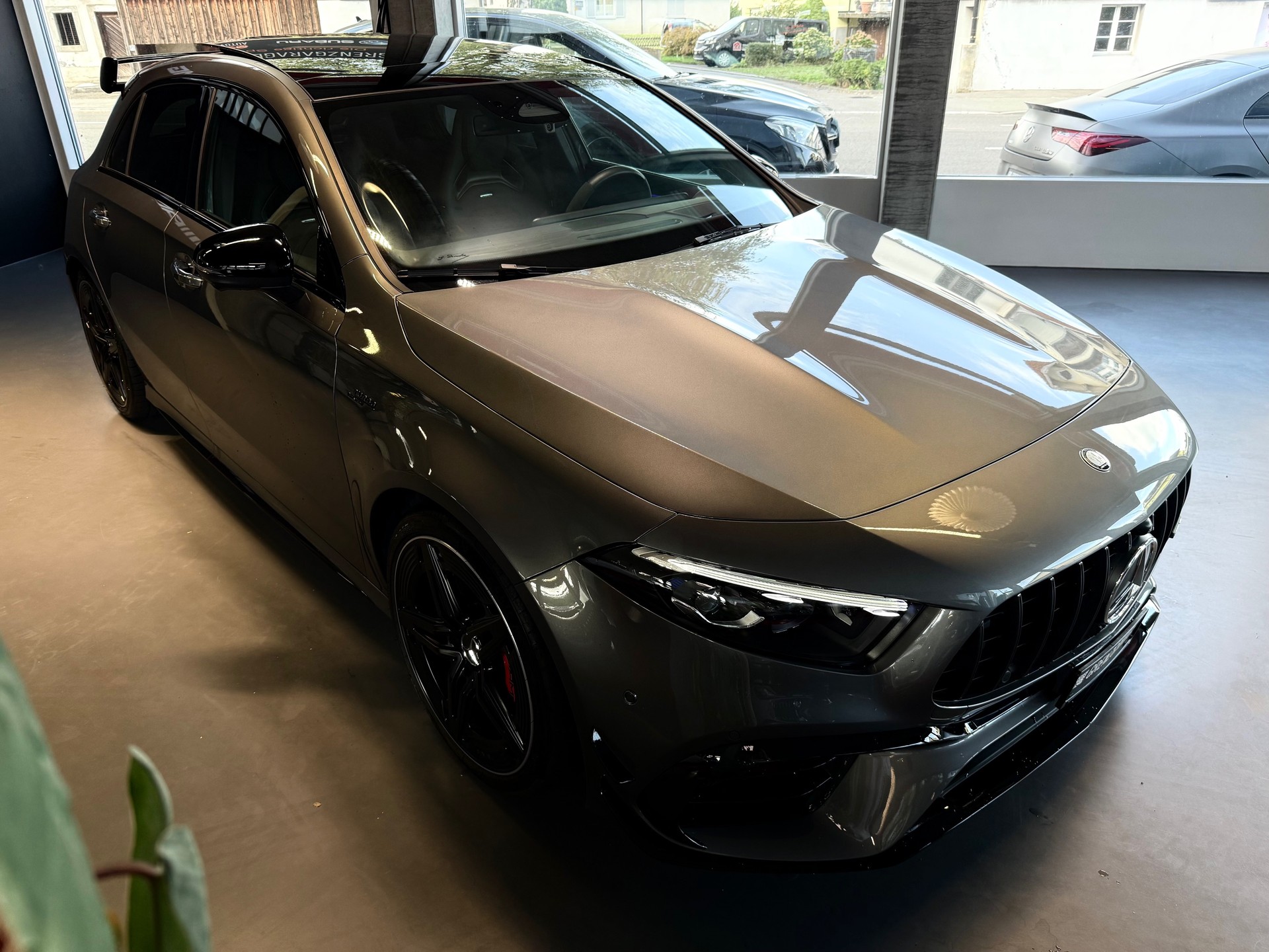 MERCEDES-BENZ A AMG 45 S 4Matic+ 8G-DCT-showroom-element-1