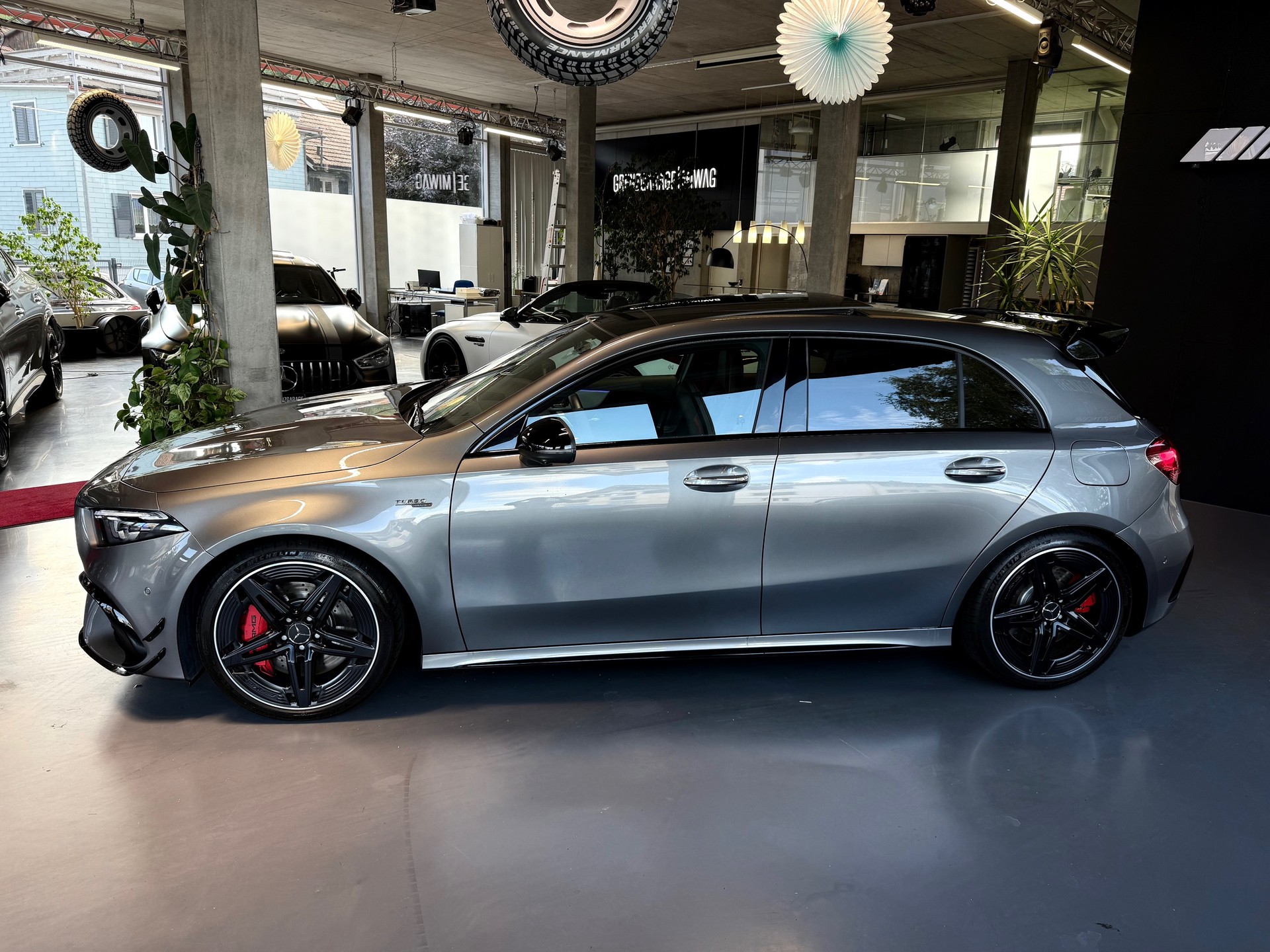 MERCEDES-BENZ A AMG 45 S 4Matic+ 8G-DCT-showroom-element-2