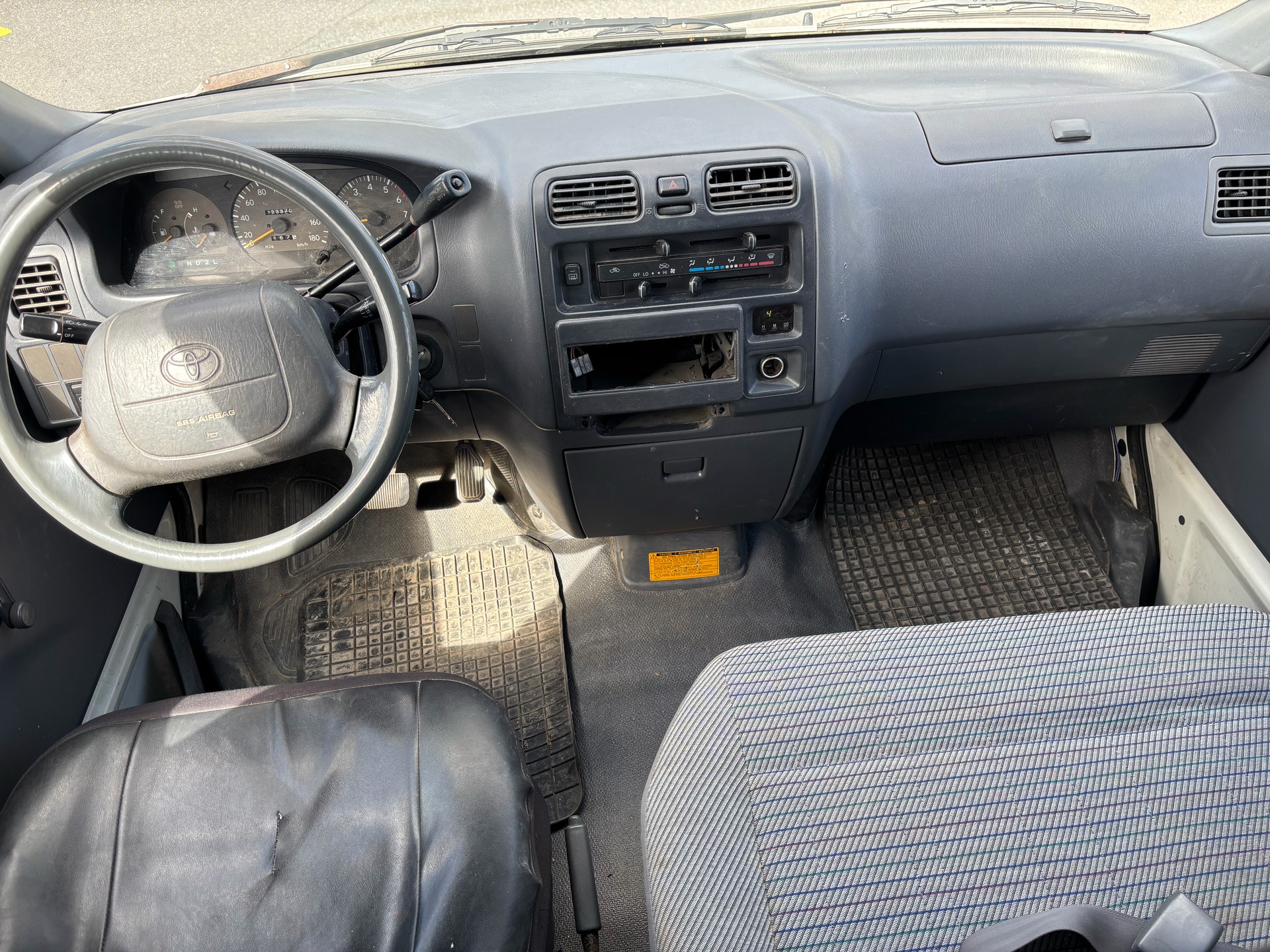 TOYOTA Hiace 2.4 Kombi RCH12 ***Prix Fixe***-image-7