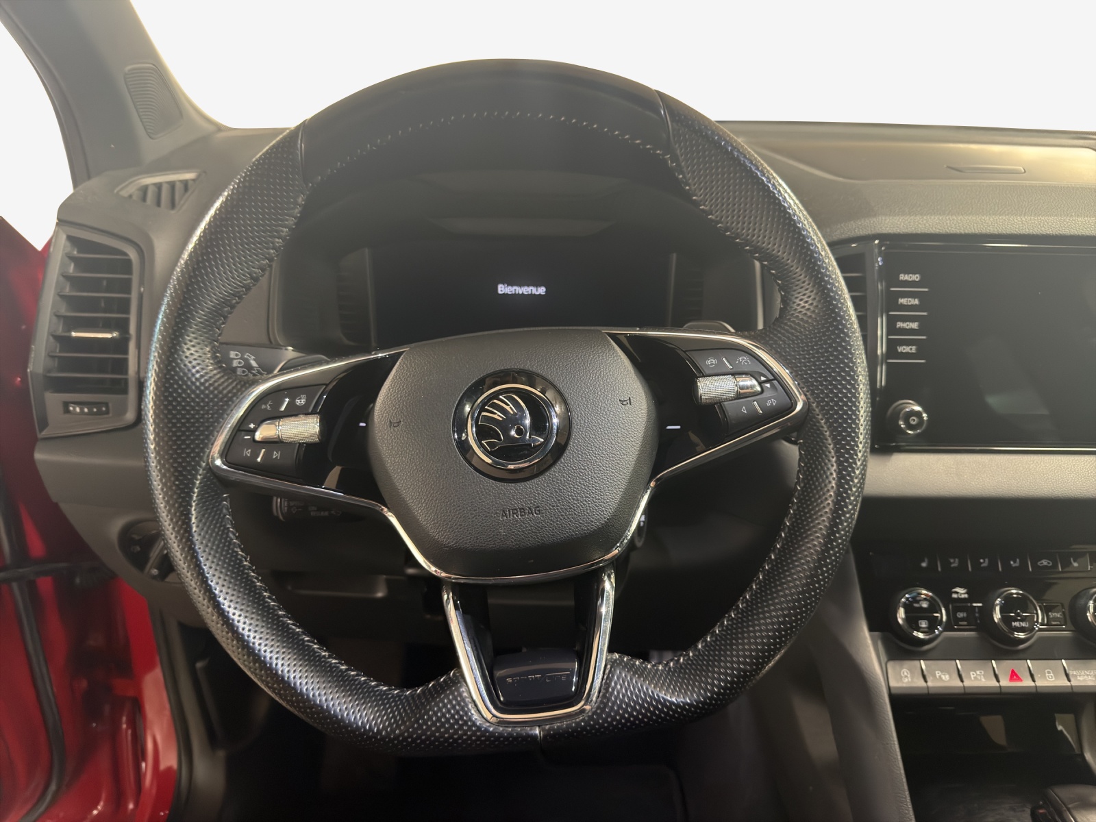 SKODA Karoq 1.5 TSI SportLine DSG-image-9