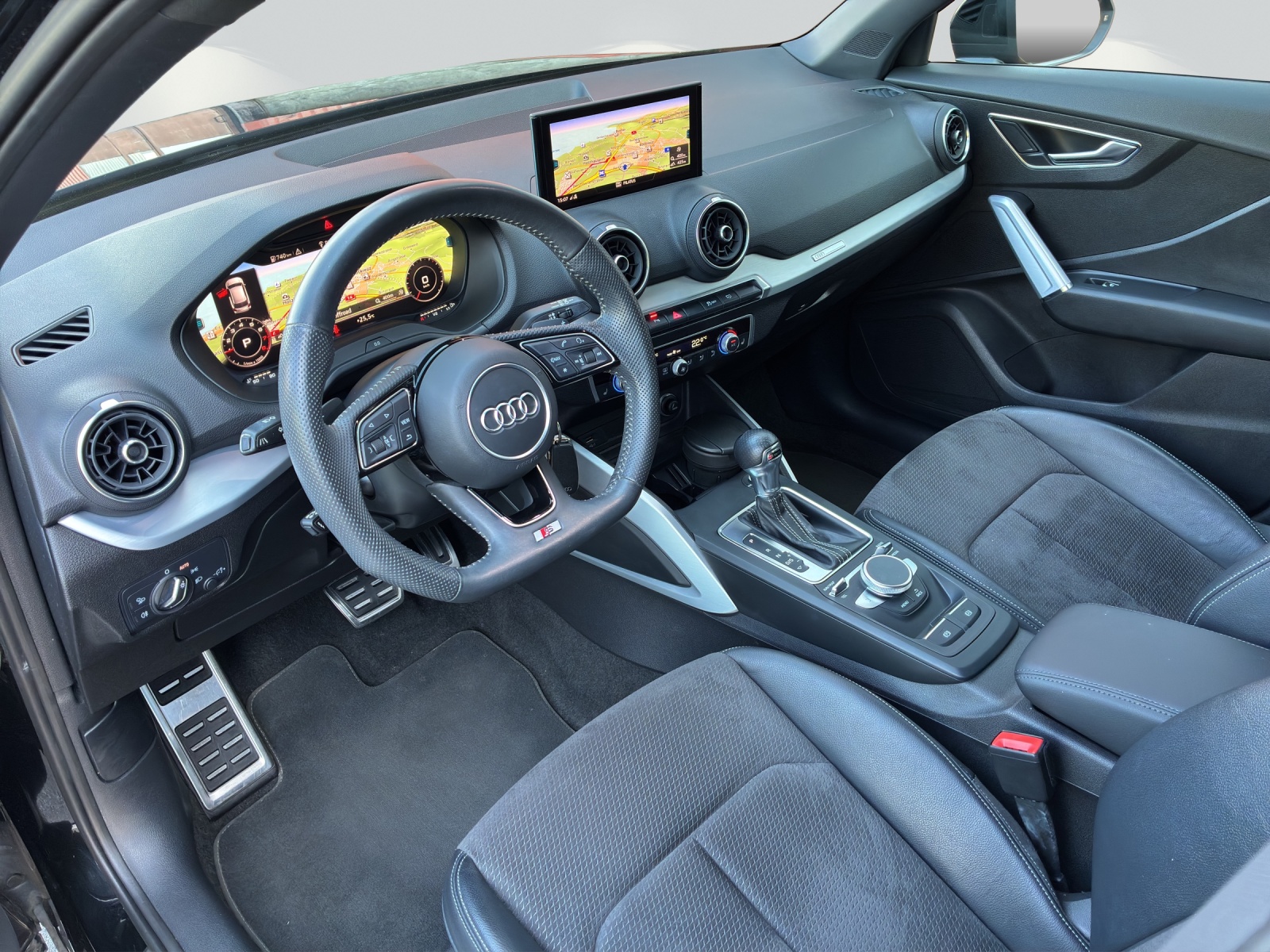 AUDI Q2 35 TFSI Sport S-tronic-image-4