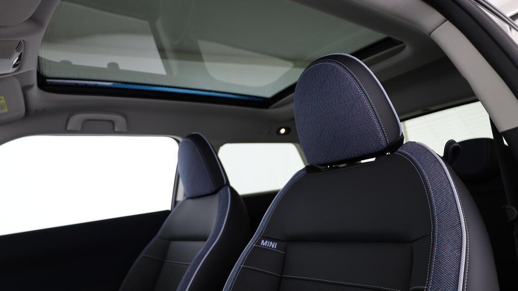 MINI Cooper SE-image-17
