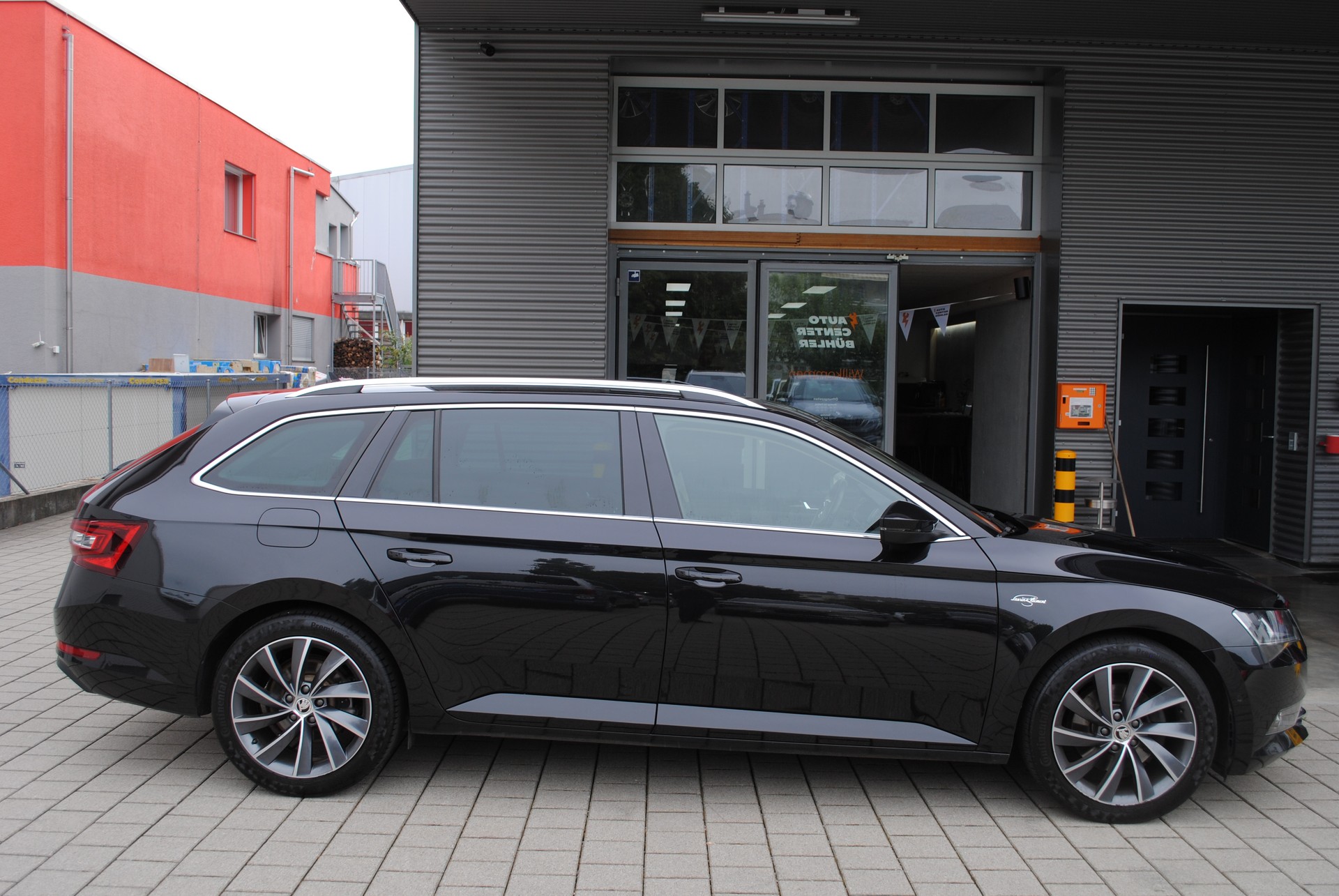 SKODA Superb Combi 2.0 TDi L&K 4x4 DSG-image-7