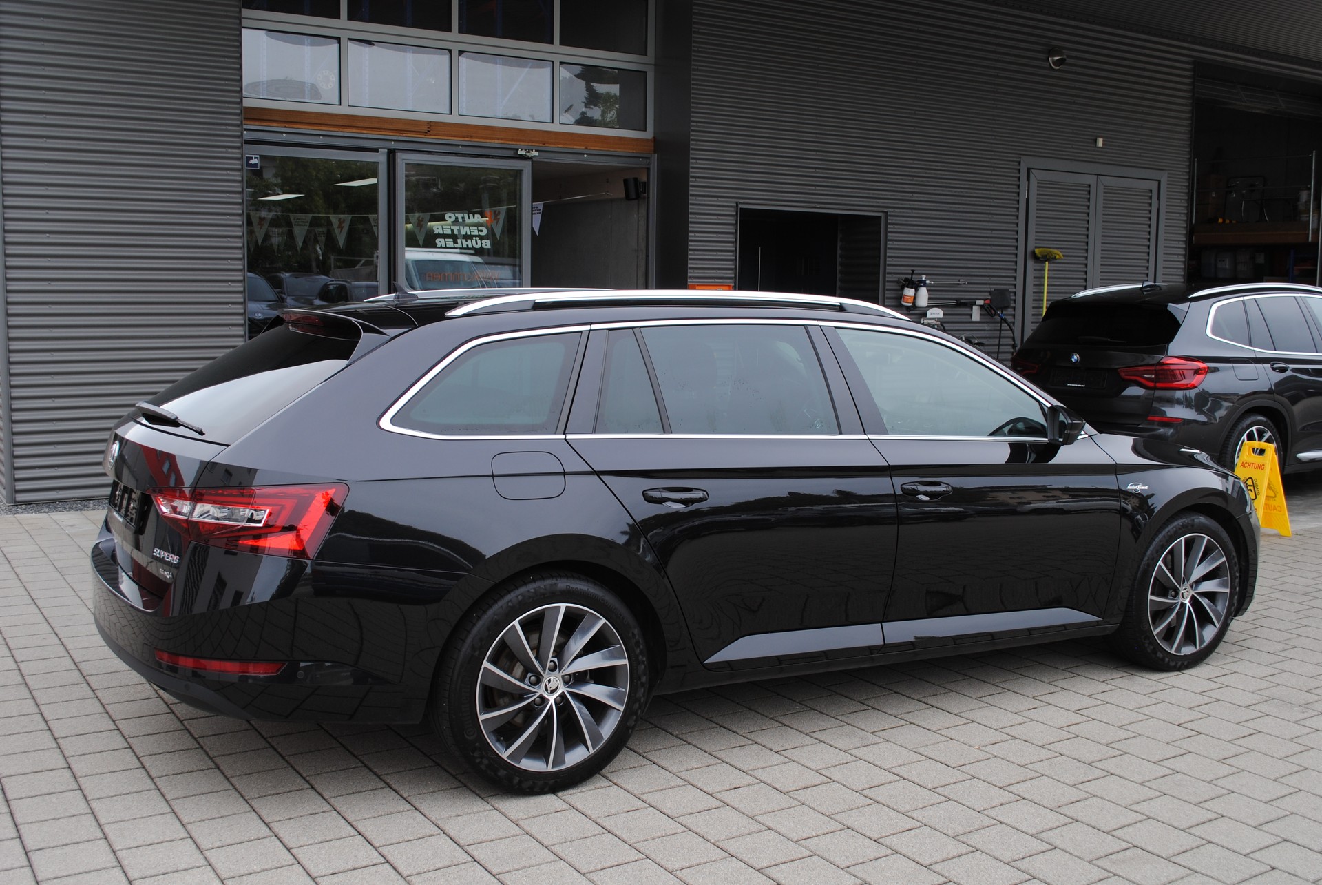 SKODA Superb Combi 2.0 TDi L&K 4x4 DSG-image-6