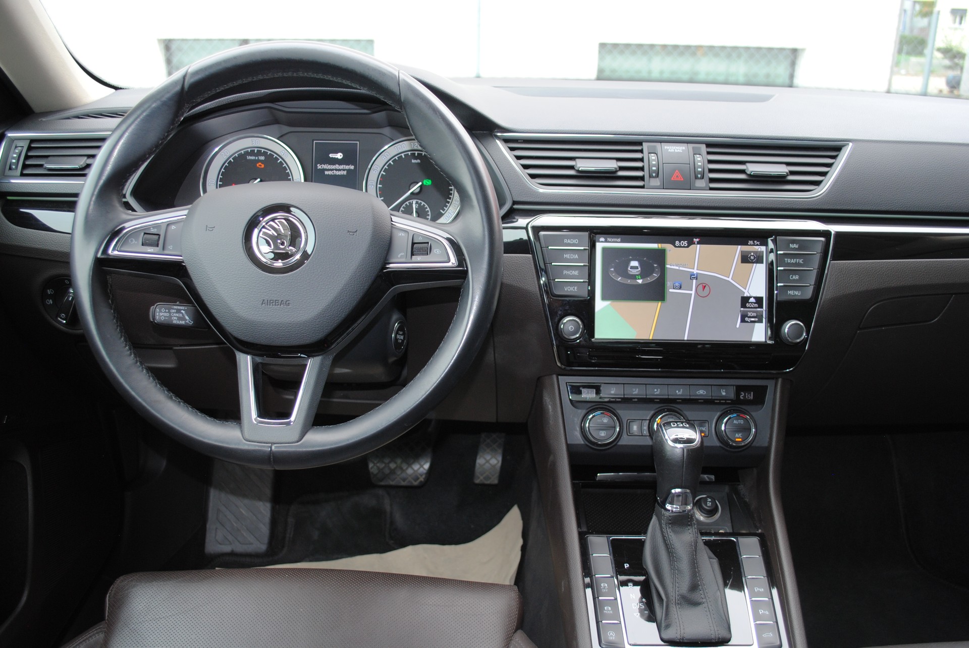 SKODA Superb Combi 2.0 TDi L&K 4x4 DSG-image-10