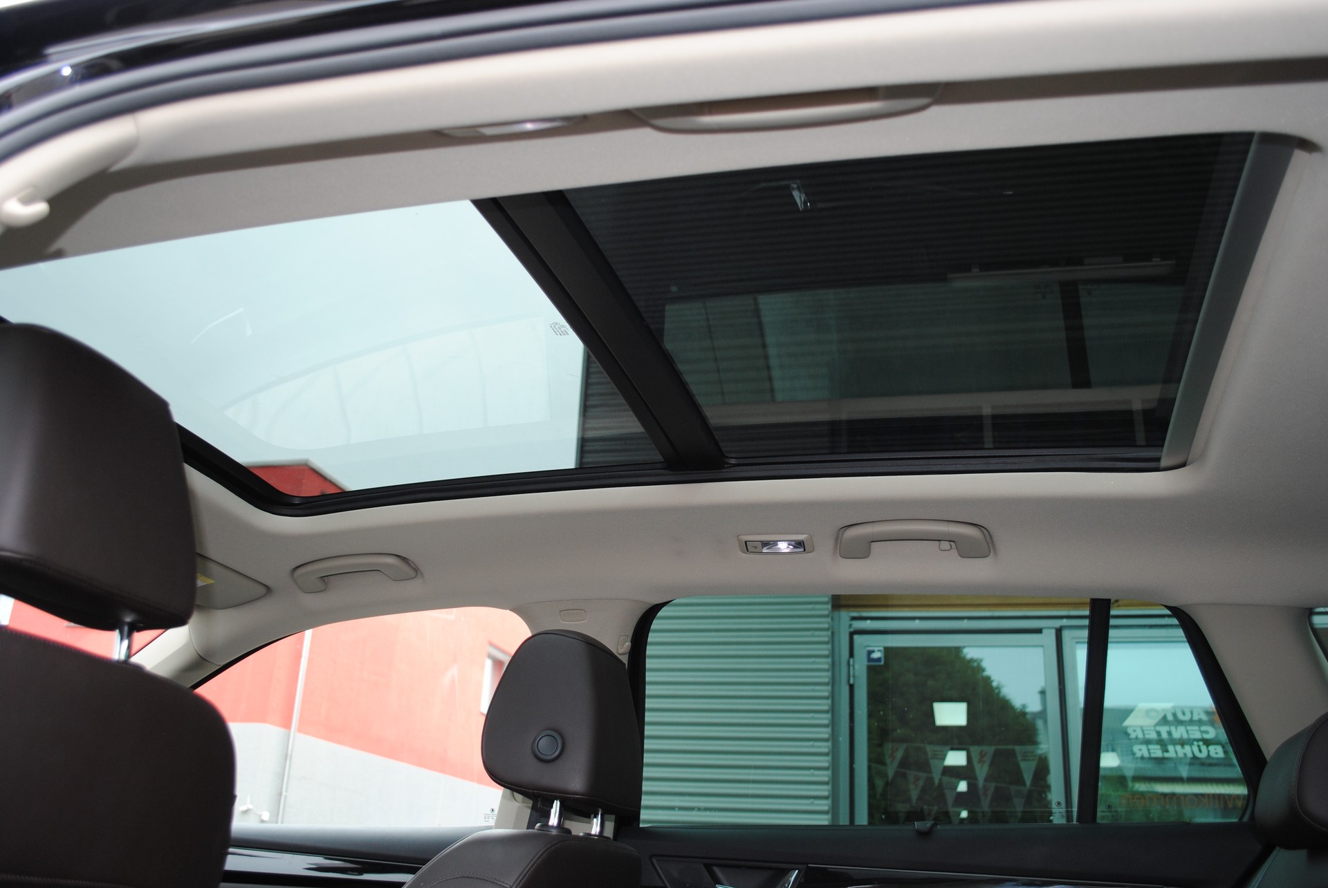 SKODA Superb Combi 2.0 TDi L&K 4x4 DSG-image-14