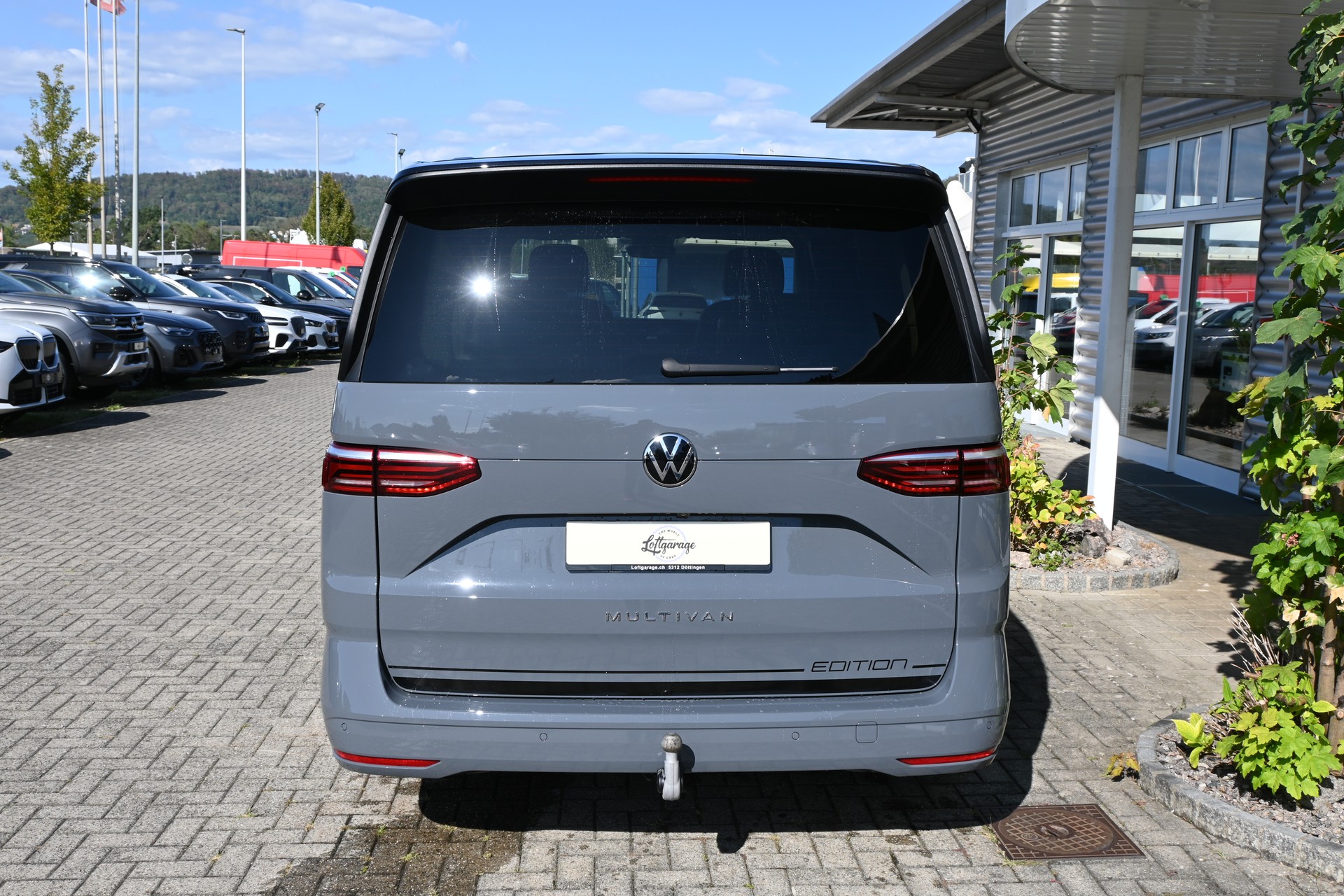 VW Multivan 2.0 TDI Style Edition DSG Lang 7-Plätzer + Standheizung+ AHK 2000kg-image-3