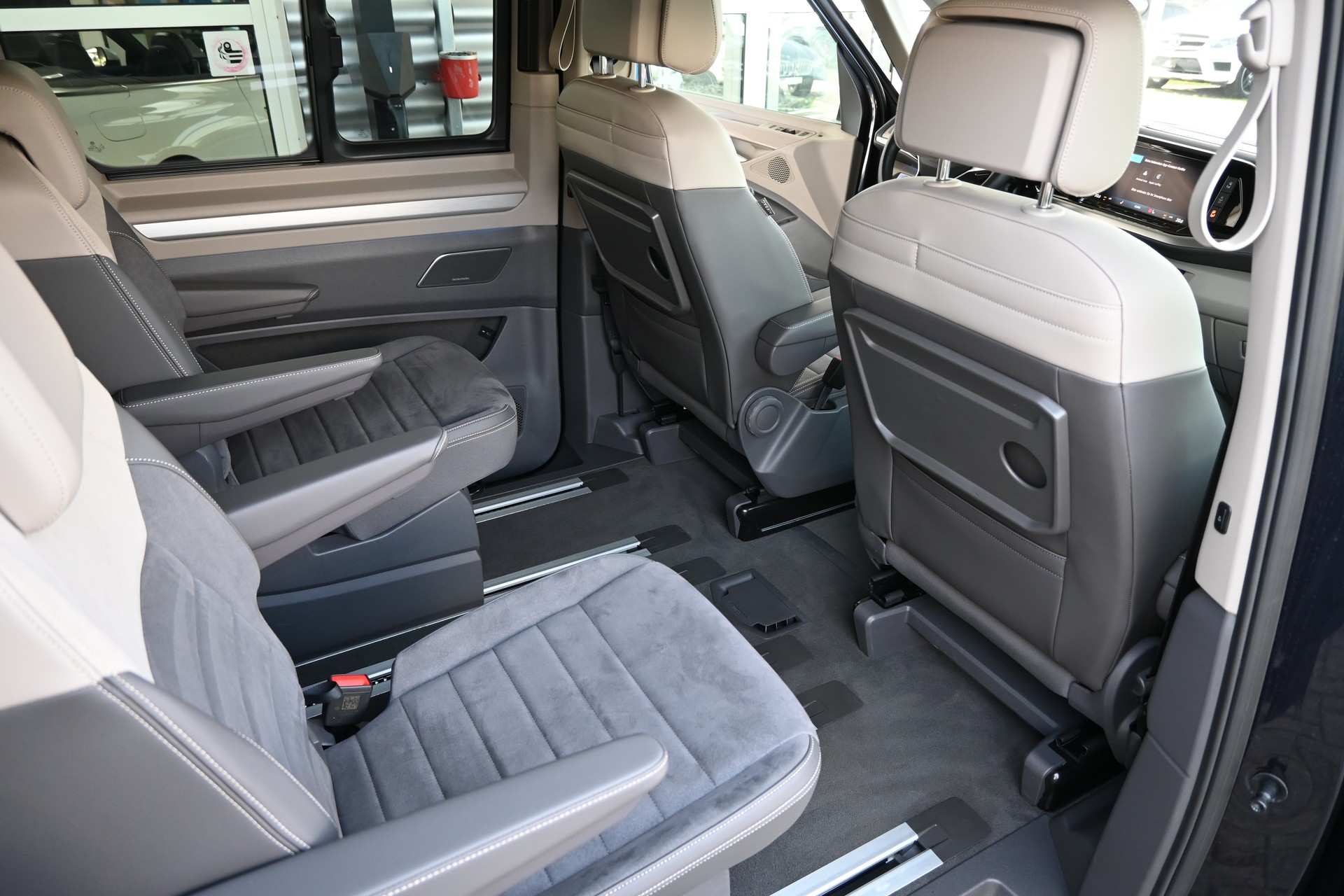 VW Multivan 2.0 TDI Style Edition DSG Lang 7-Plätzer + Standheizung+ AHK 2000kg-image-7