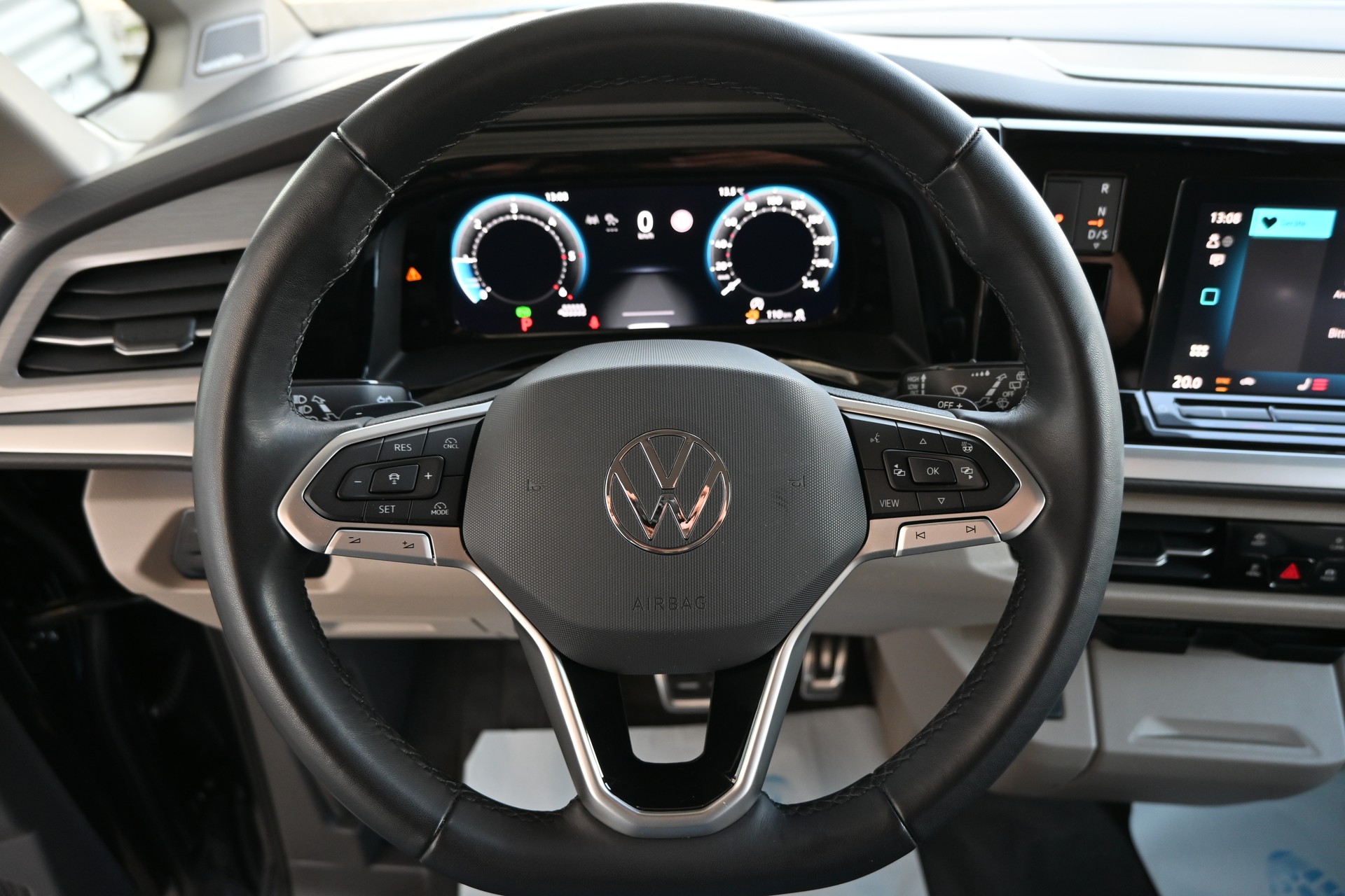 VW Multivan 2.0 TDI Style Edition DSG Lang 7-Plätzer + Standheizung+ AHK 2000kg-image-8
