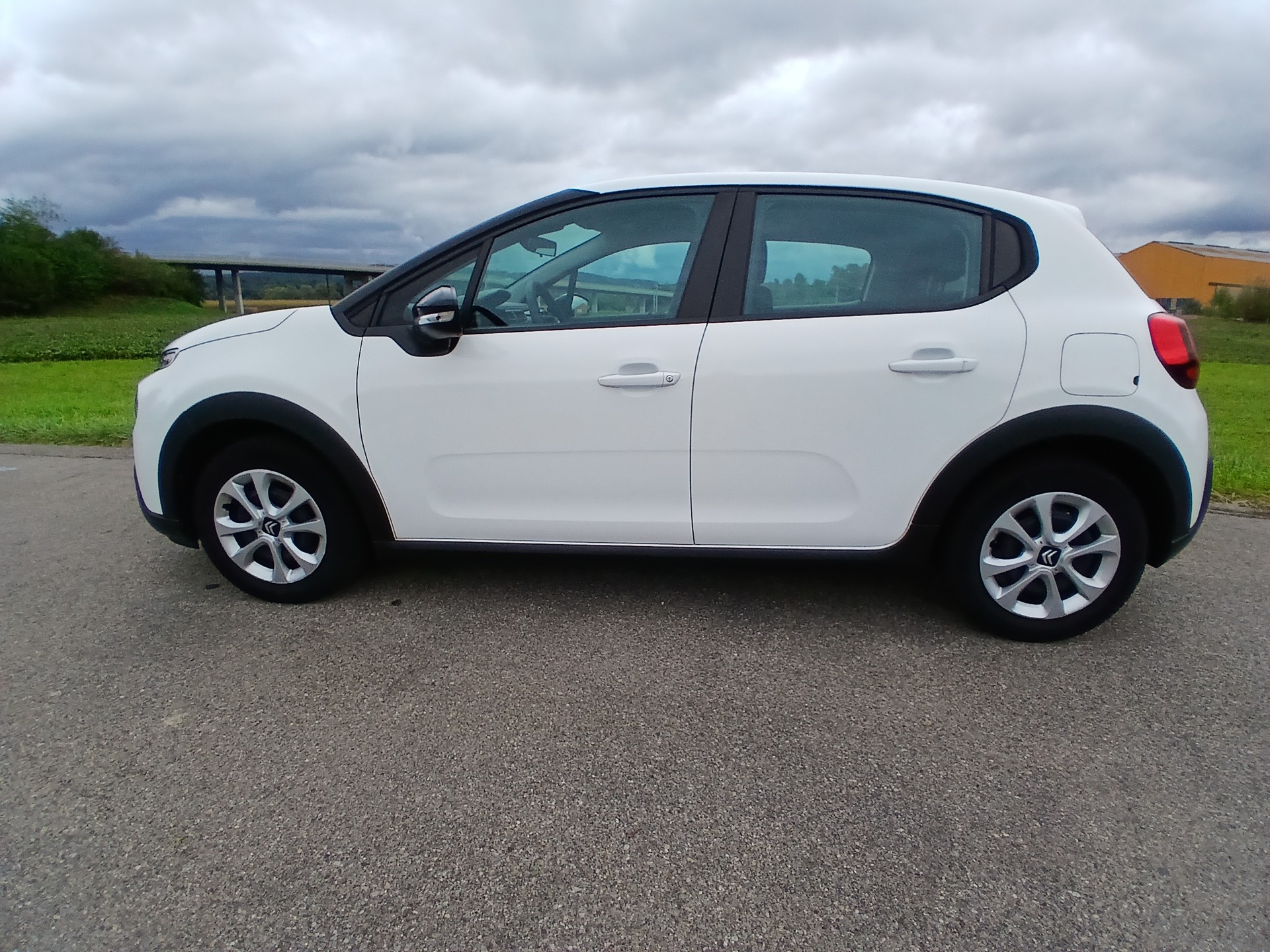 CITROEN C3 1.2i PureTech Feel-image-1