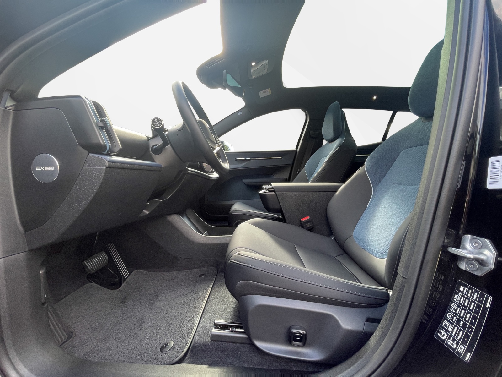 VOLVO EX 30 E60 Twin Ultra Performance AWD-image-9