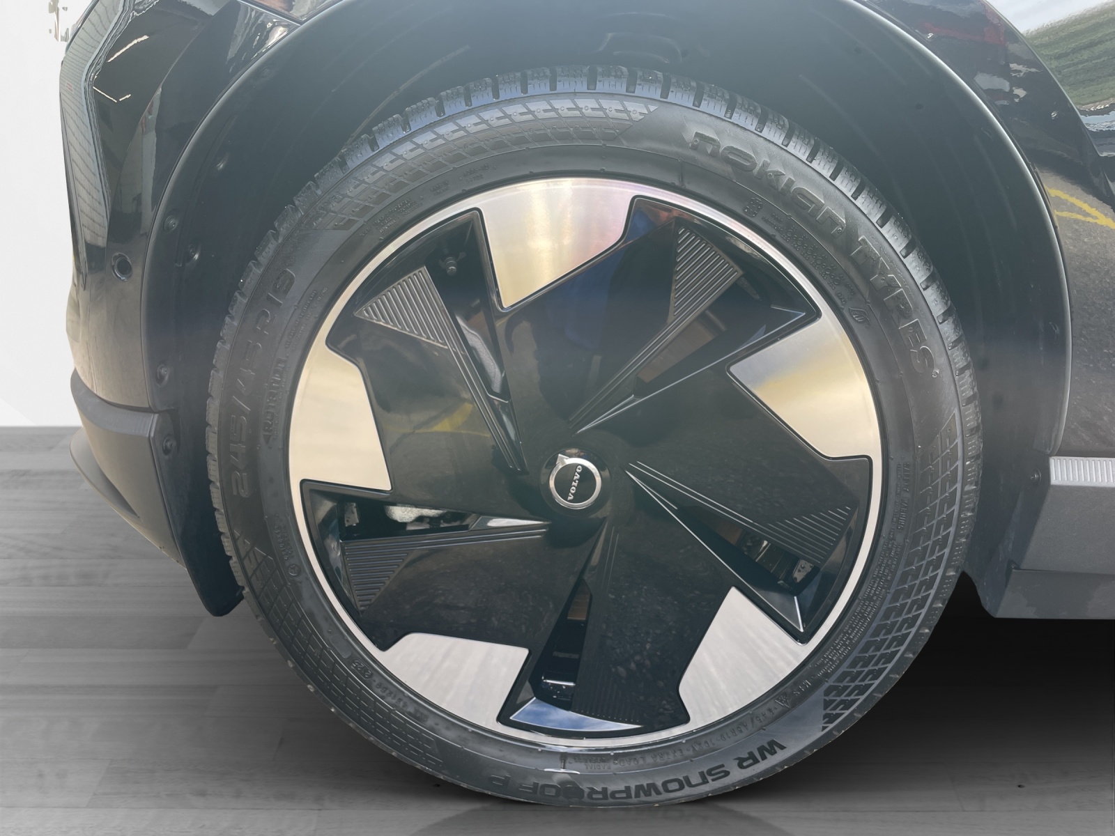 VOLVO EX 30 E60 Twin Ultra Performance AWD-image-8