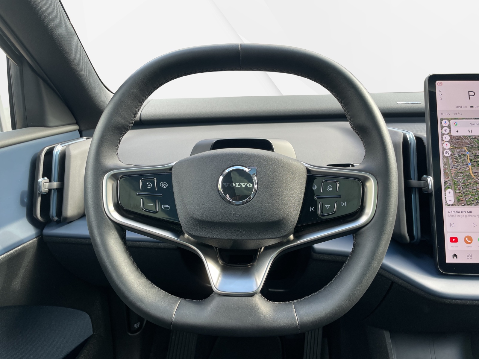 VOLVO EX 30 E60 Twin Ultra Performance AWD-image-11