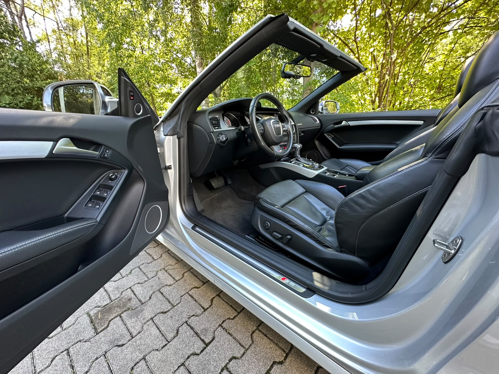 AUDI S5 Cabrio 3.0 TFSI quattro S-tronic-image-15