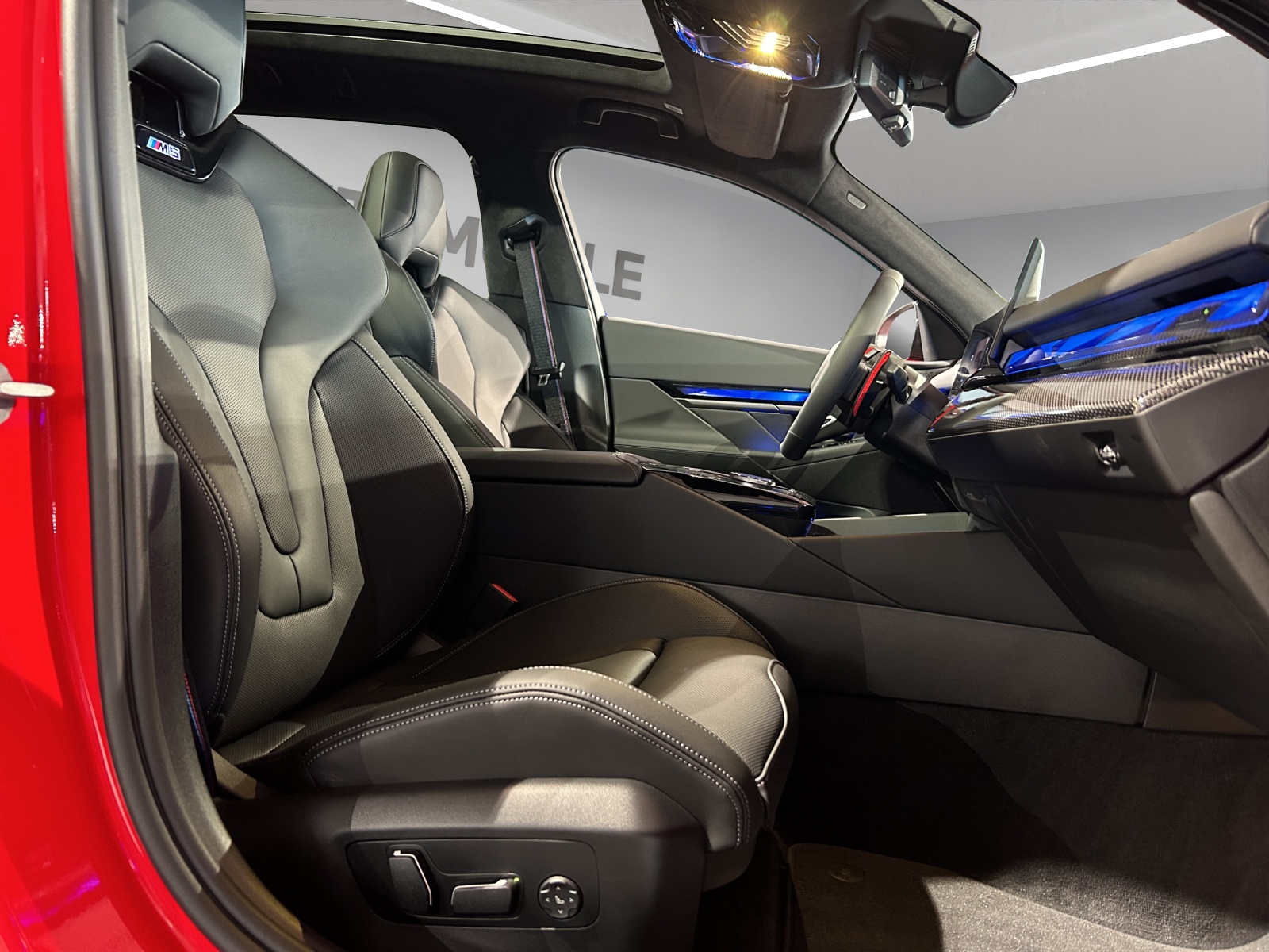 BMW M5 xDrive Touring-image-19