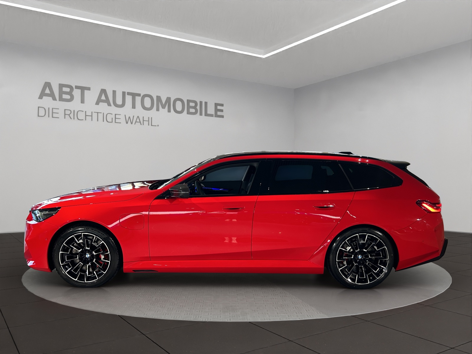 BMW M5 xDrive Touring-image-7