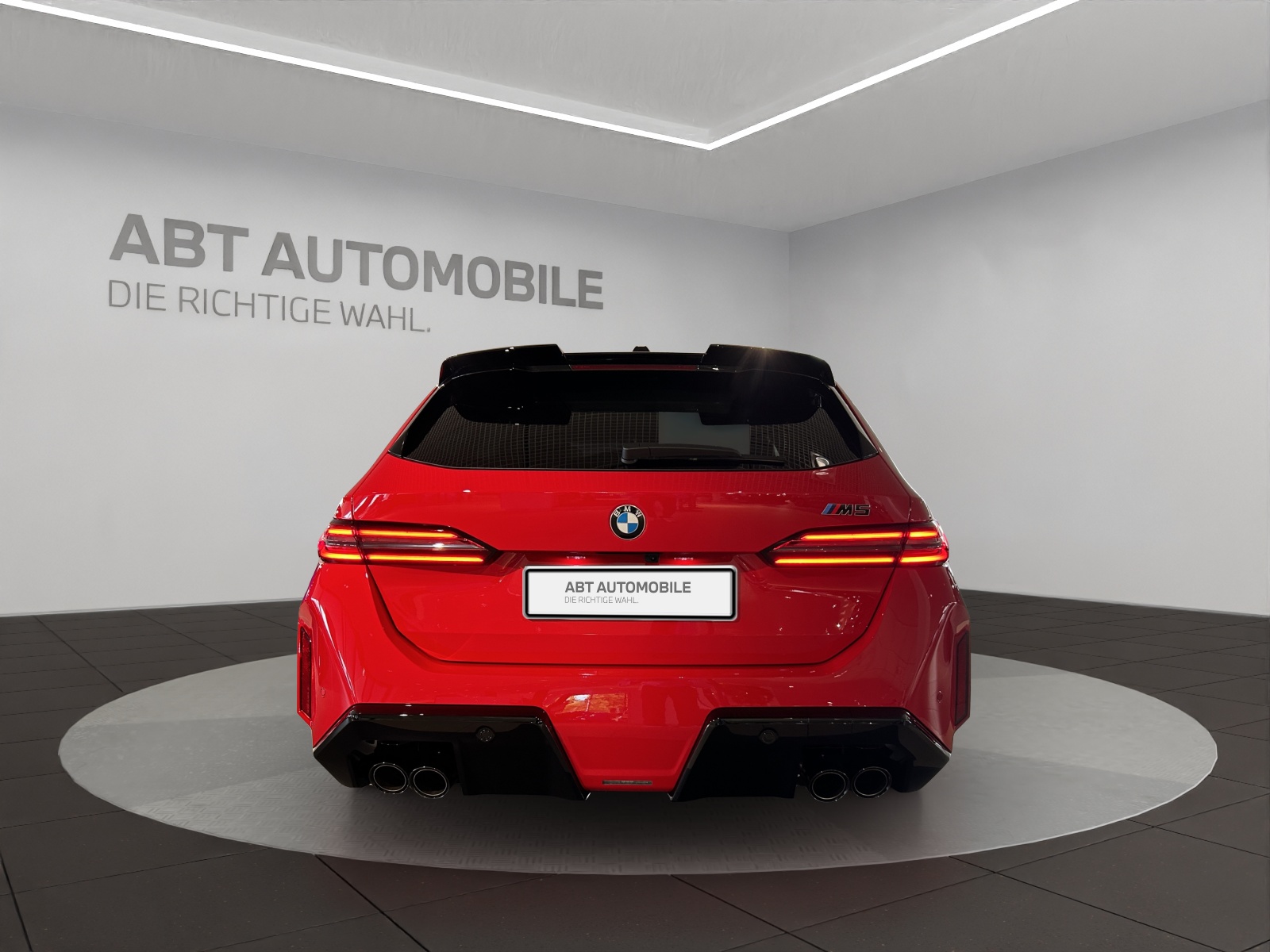 BMW M5 xDrive Touring-image-3