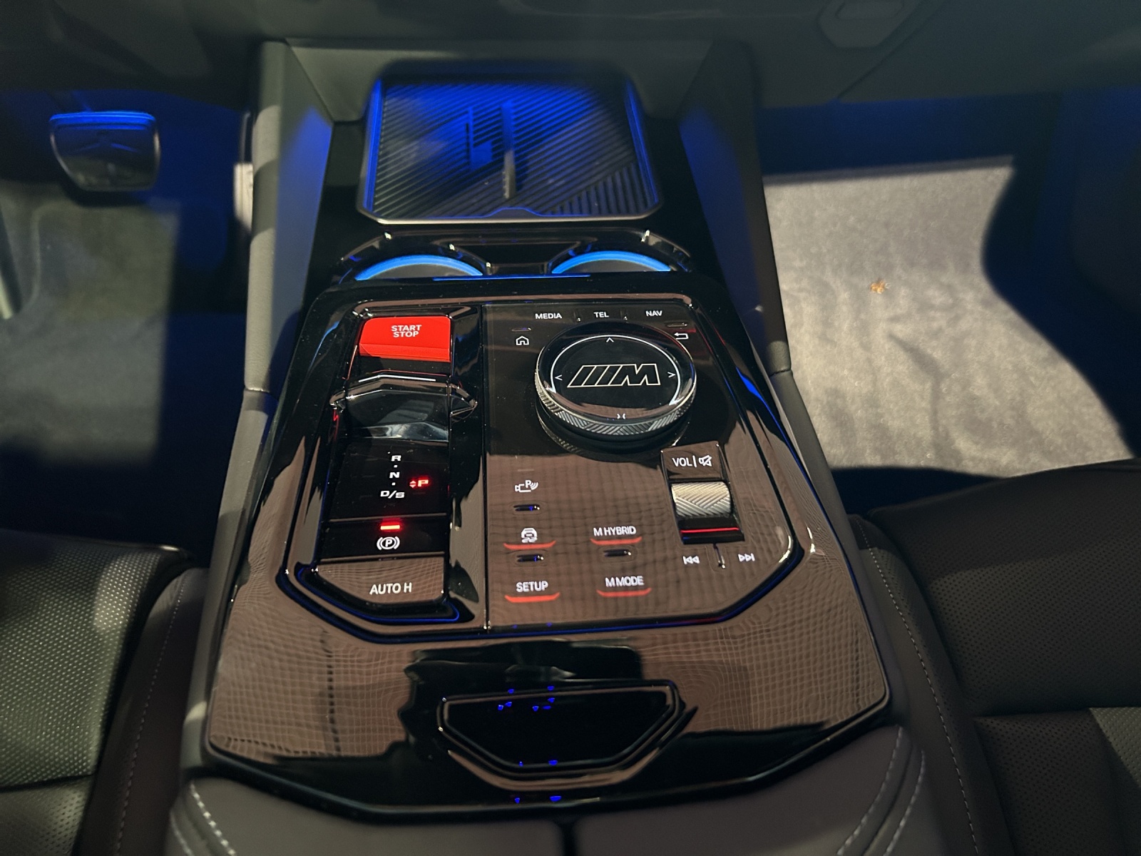 BMW M5 xDrive Touring-image-8