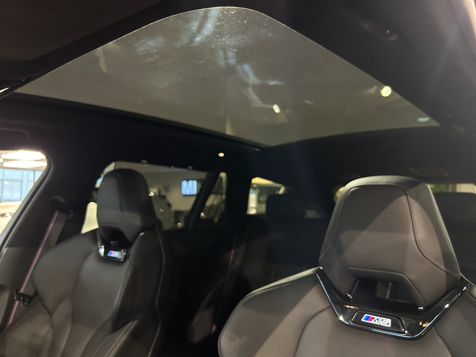 BMW M5 xDrive Touring-image-12
