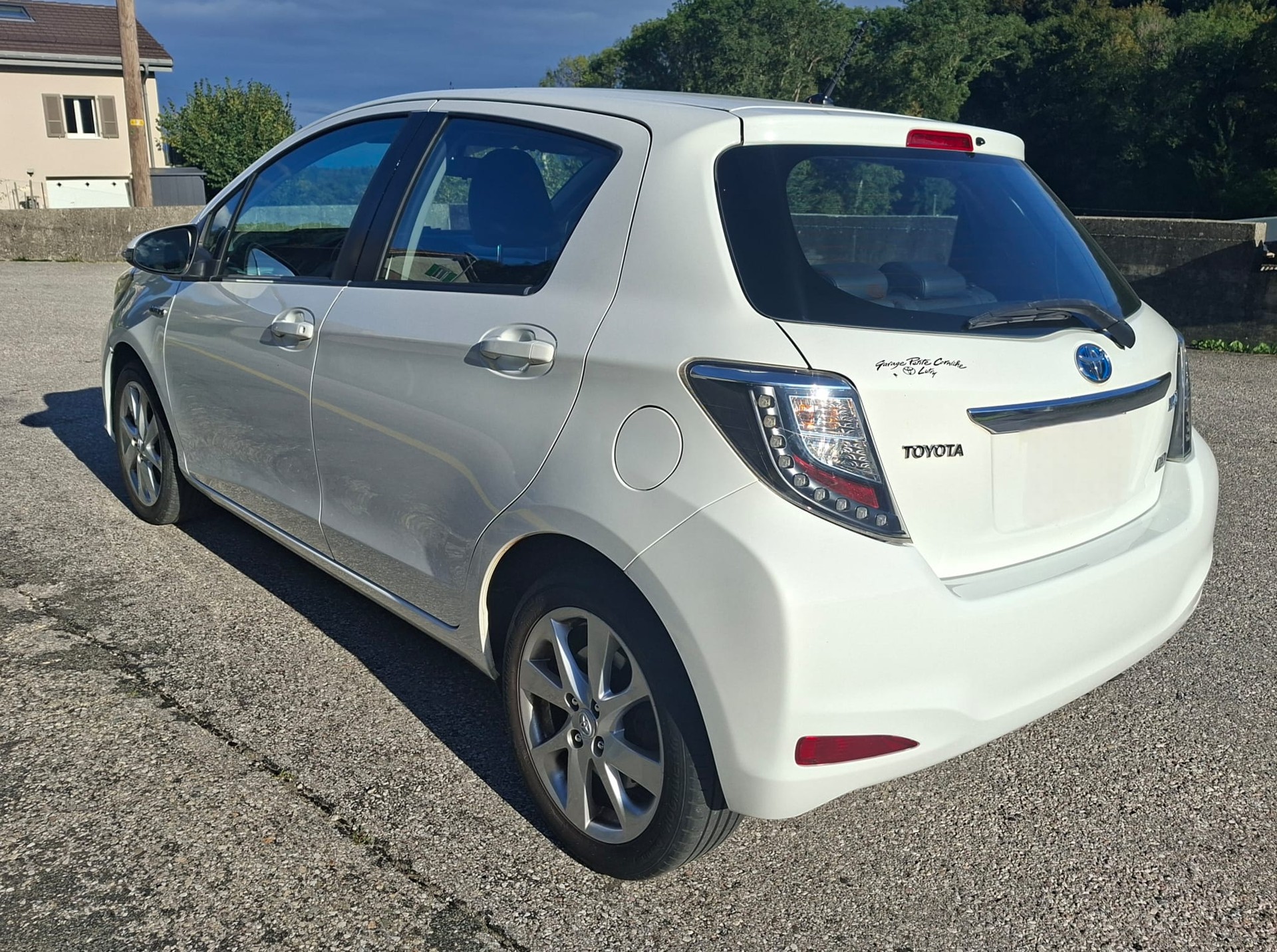 TOYOTA 1.5 VVT-i HSD Sol-image-2