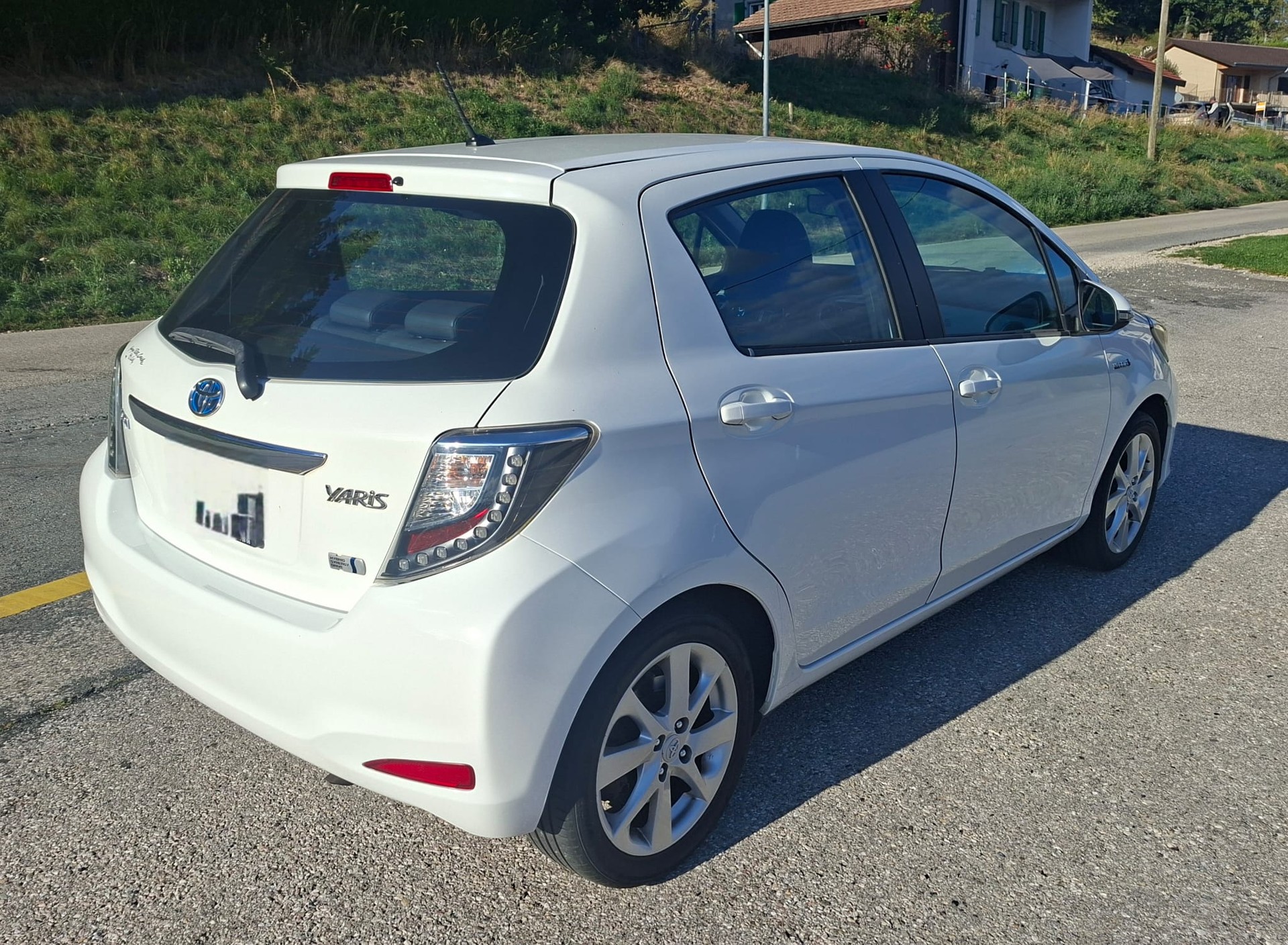 TOYOTA 1.5 VVT-i HSD Sol-image-3