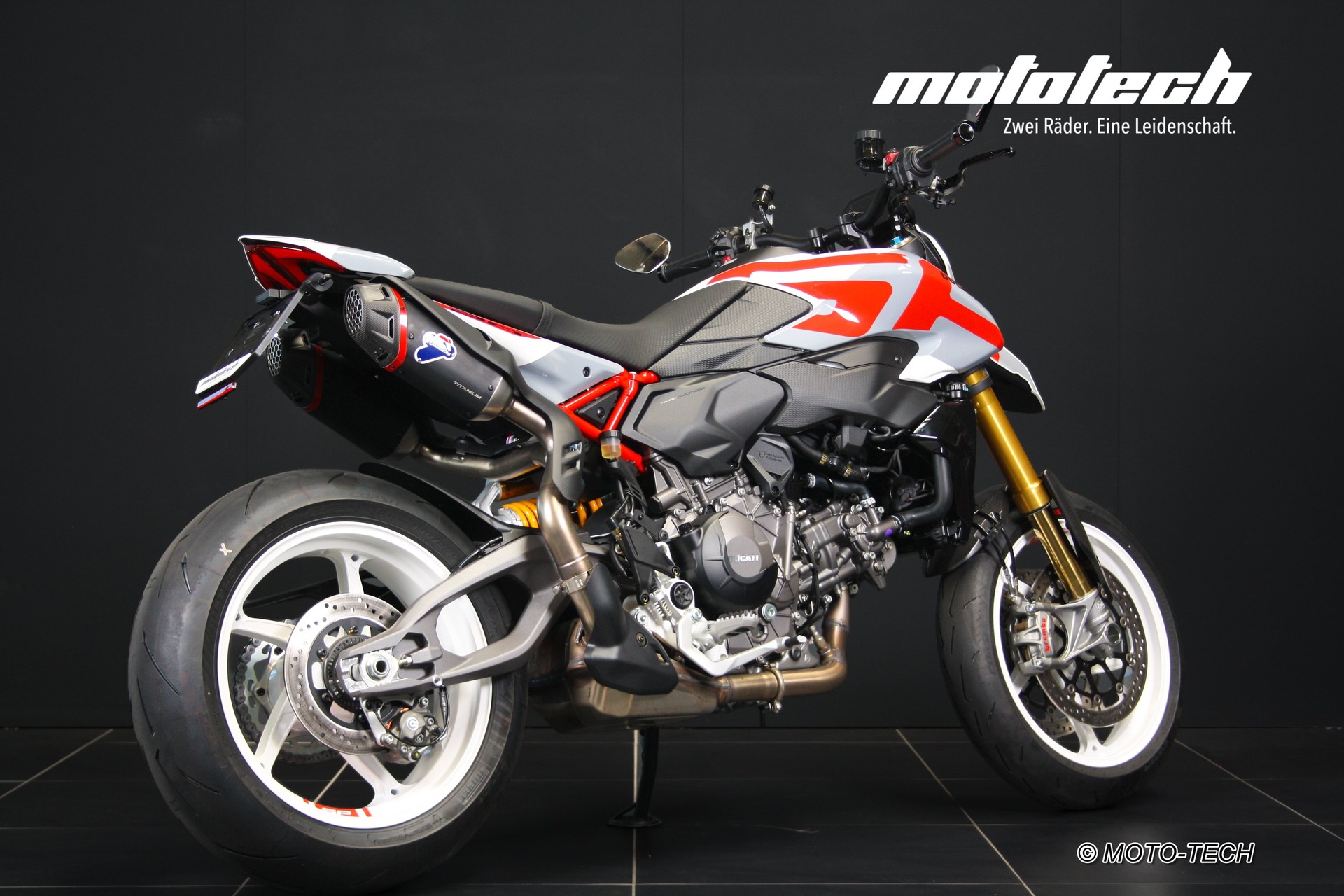 DUCATI Hypermotard V2 SP-showroom-element-2