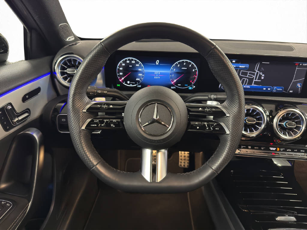 MERCEDES-BENZ A 250 AMG Line 4Matic-image-11