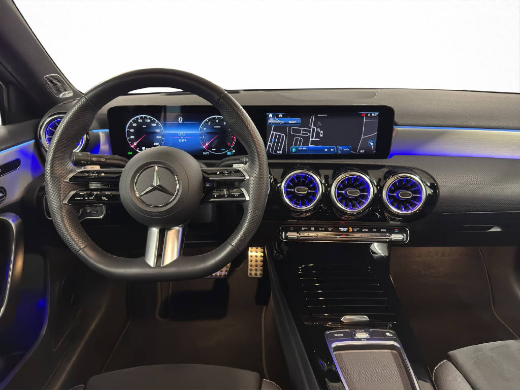 MERCEDES-BENZ A 250 AMG Line 4Matic-image-13