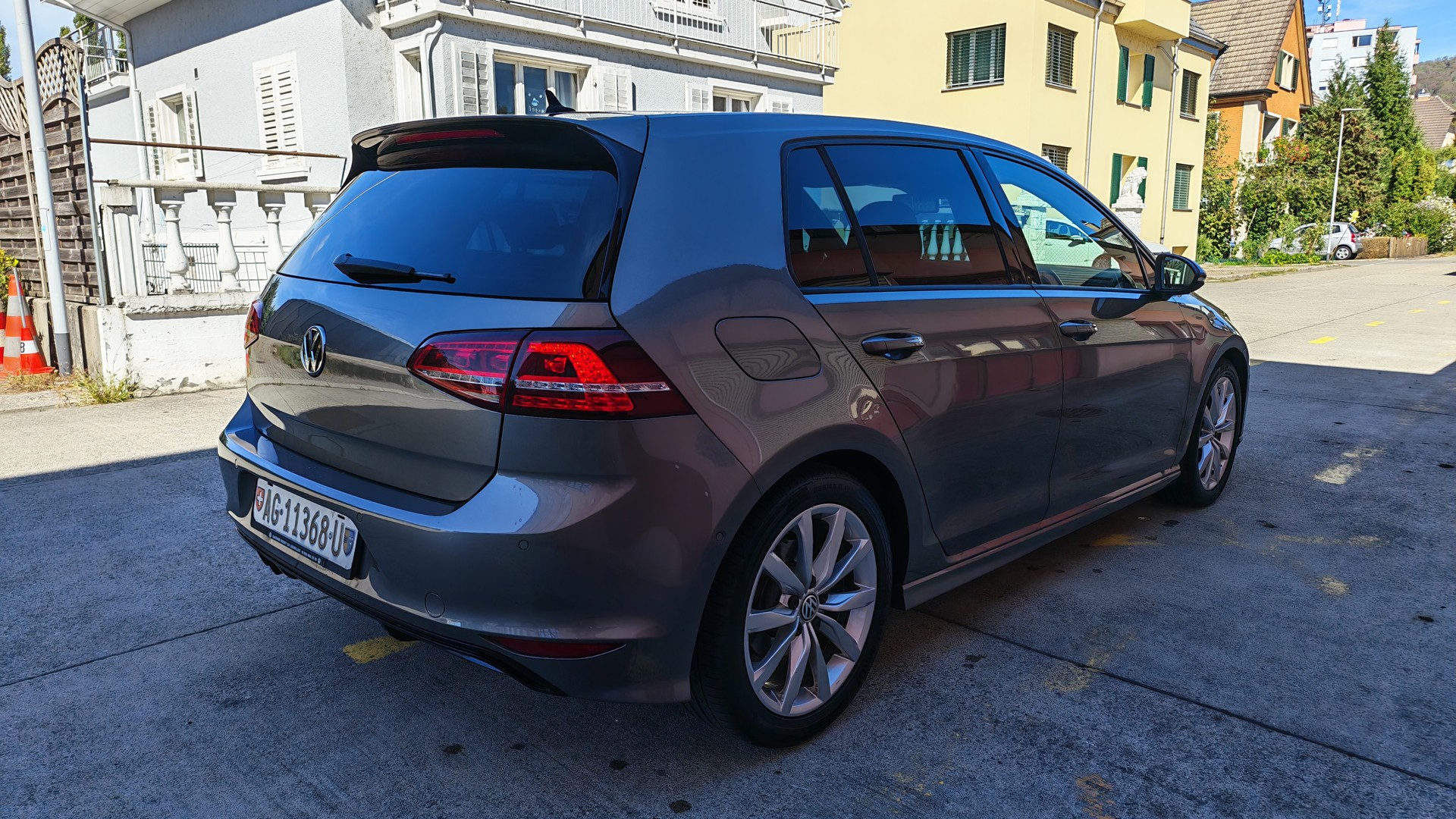 VW Golf 1.4 TSI R-Line Design-image-1