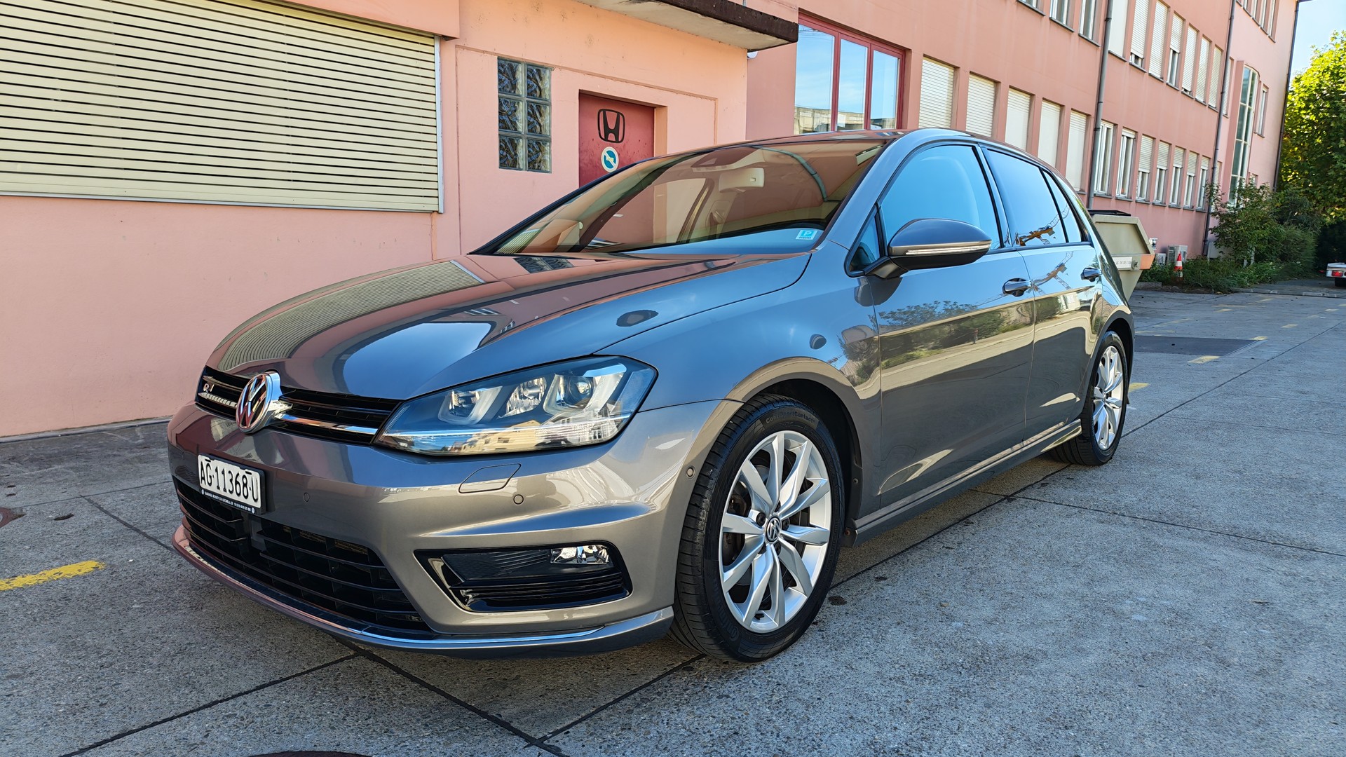 VW Golf 1.4 TSI R-Line Design-image-4