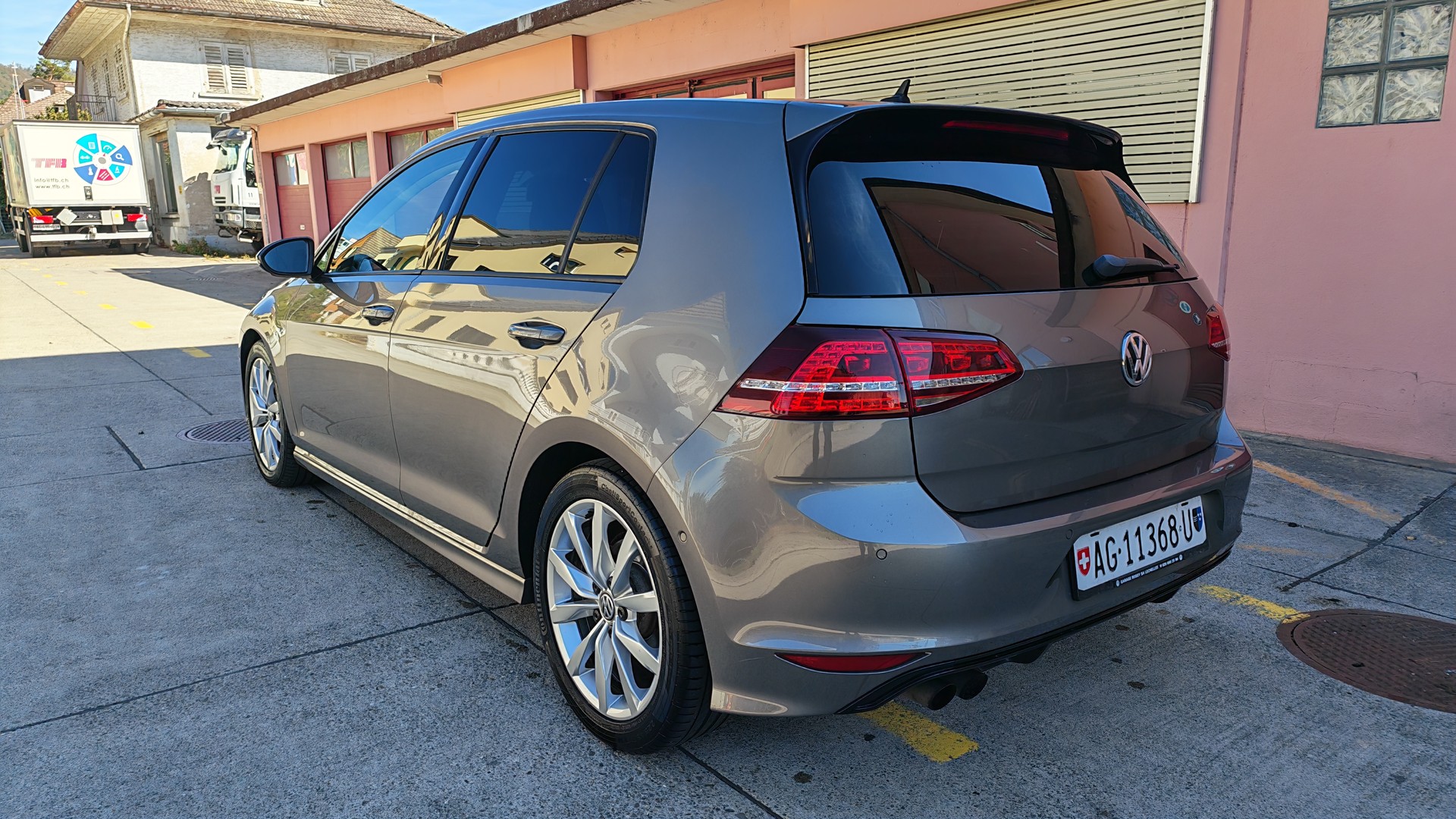 VW Golf 1.4 TSI R-Line Design-image-2