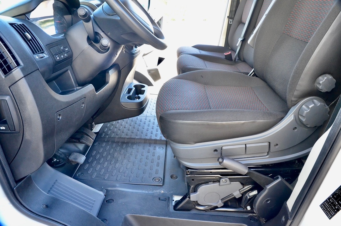 PEUGEOT Boxer BlueHDi-image-12