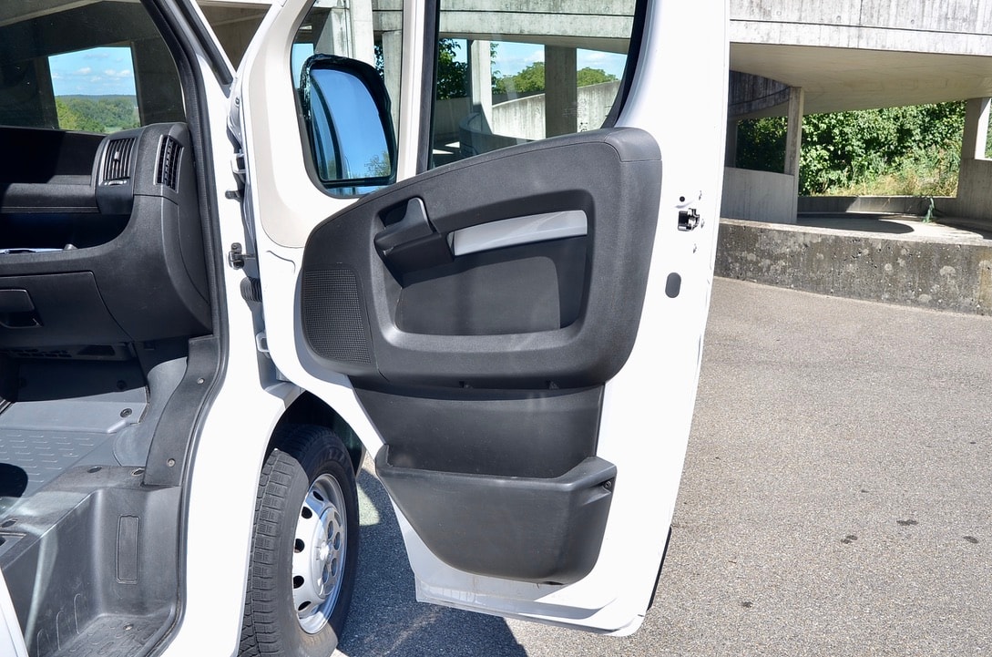 PEUGEOT Boxer BlueHDi-image-16