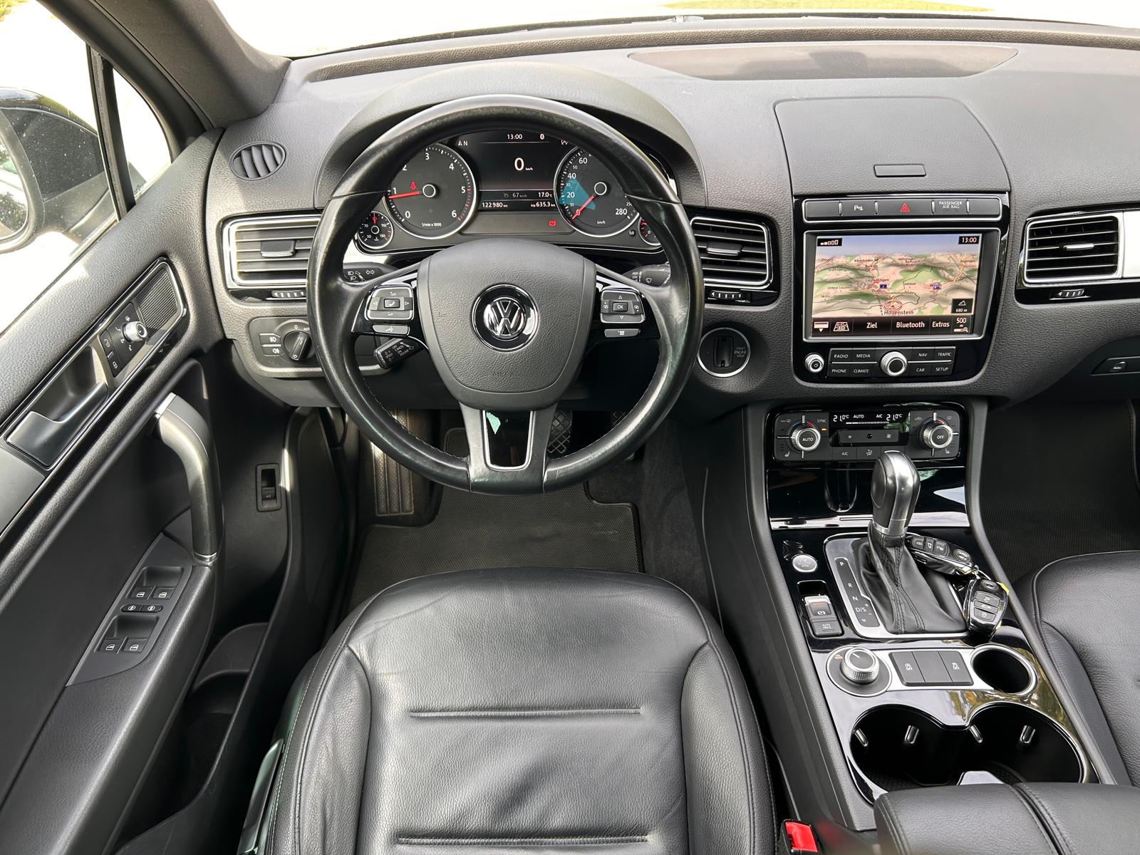 VW Touareg 3.0 TDI BlueMotion Technology Tiptronic-image-19