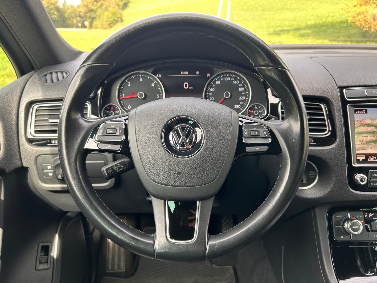 VW Touareg 3.0 TDI BlueMotion Technology Tiptronic-image-20