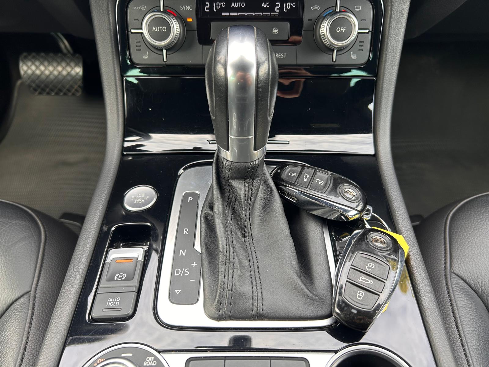 VW Touareg 3.0 TDI BlueMotion Technology Tiptronic-image-24