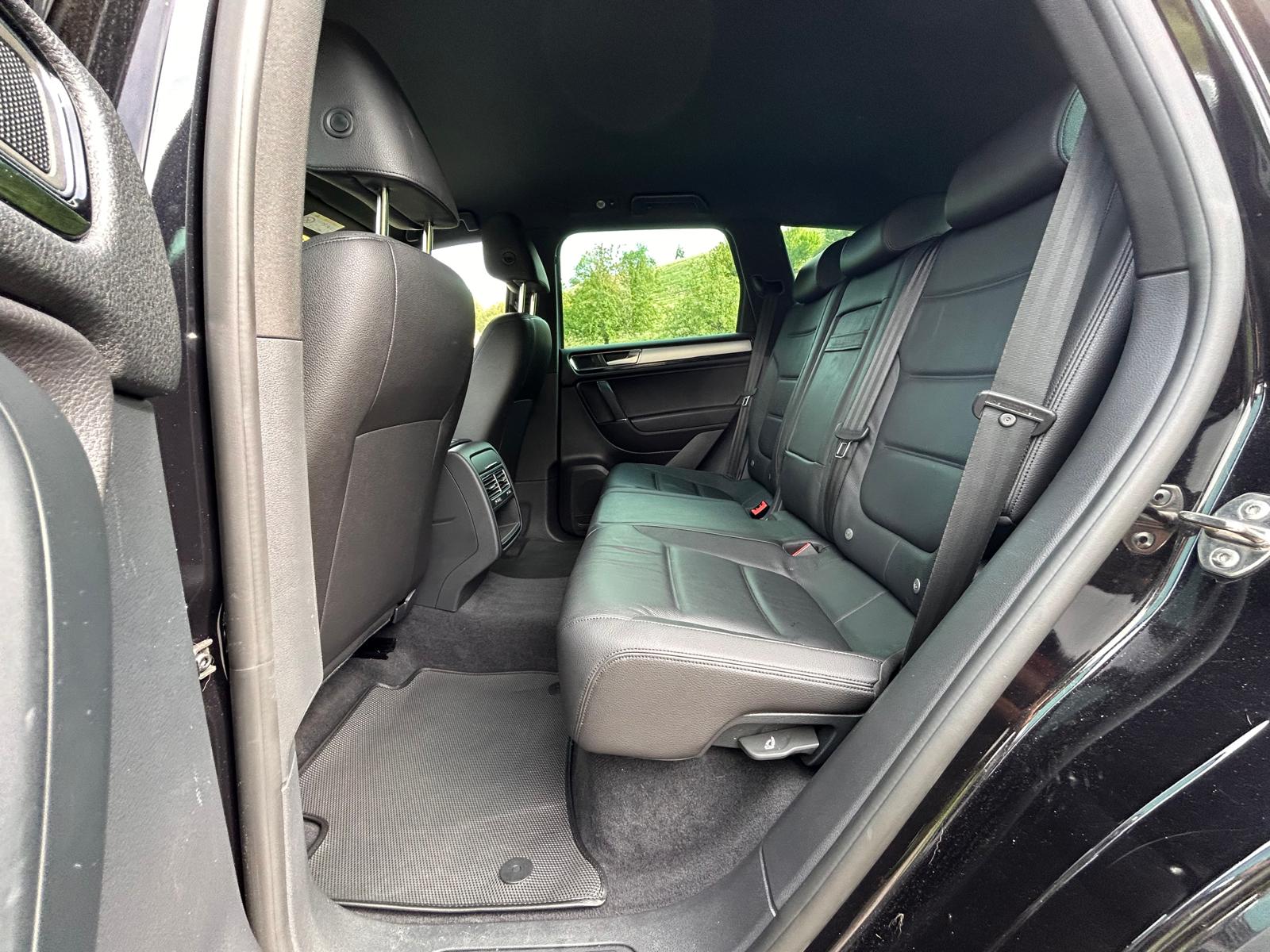 VW Touareg 3.0 TDI BlueMotion Technology Tiptronic-image-15
