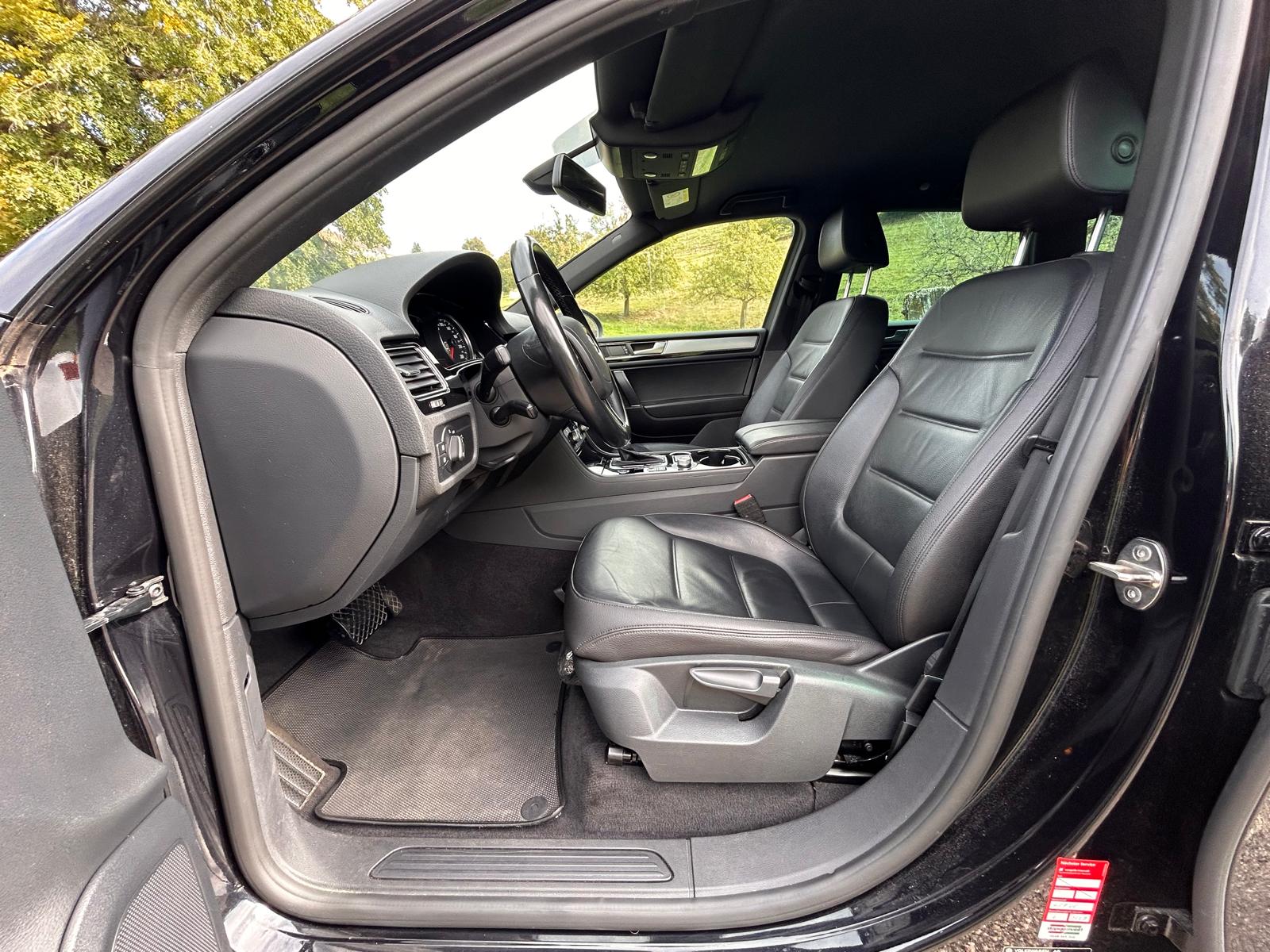 VW Touareg 3.0 TDI BlueMotion Technology Tiptronic-image-16