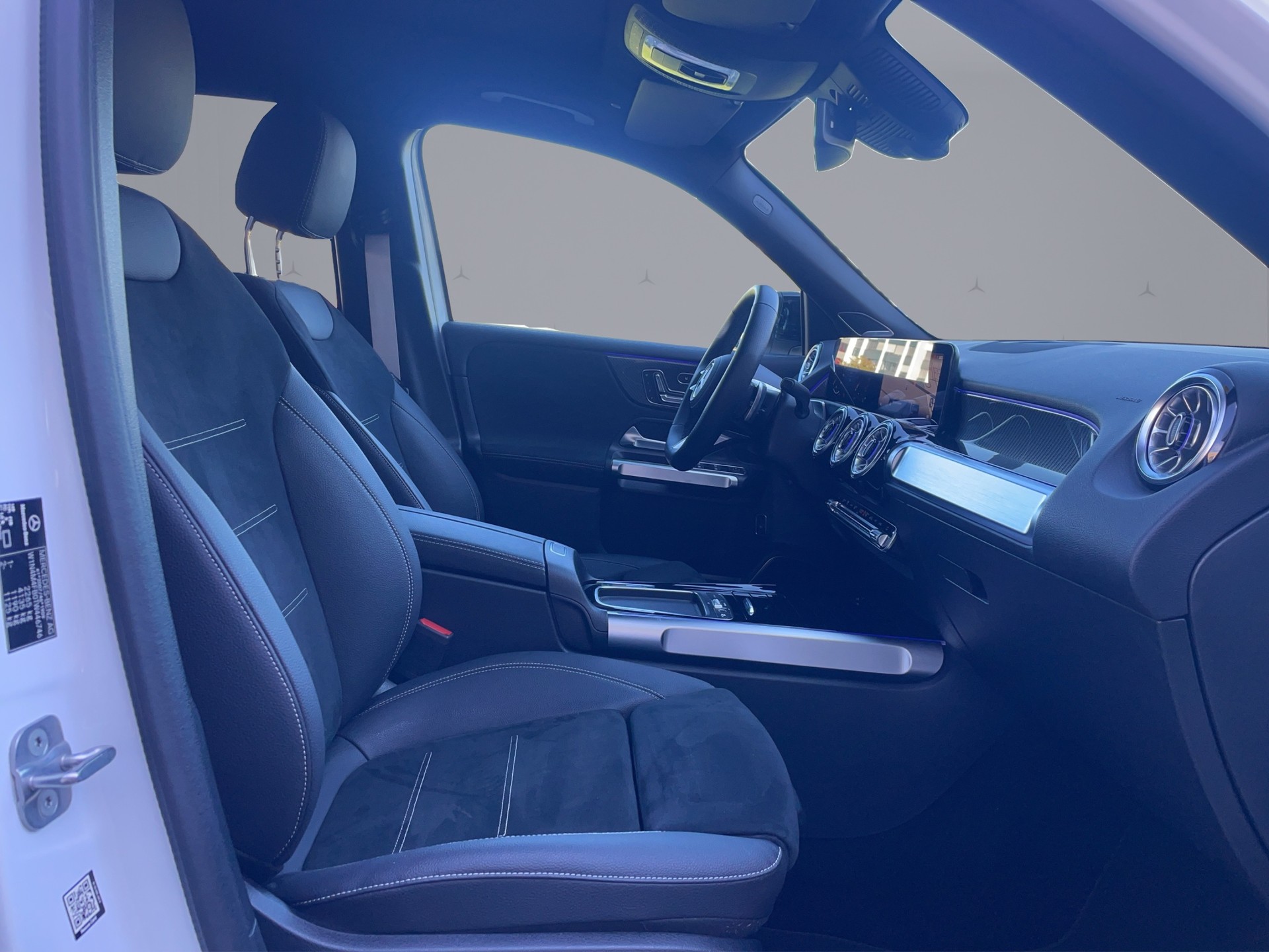 MERCEDES-BENZ GLB 220 AMG Line 4matic-image-16