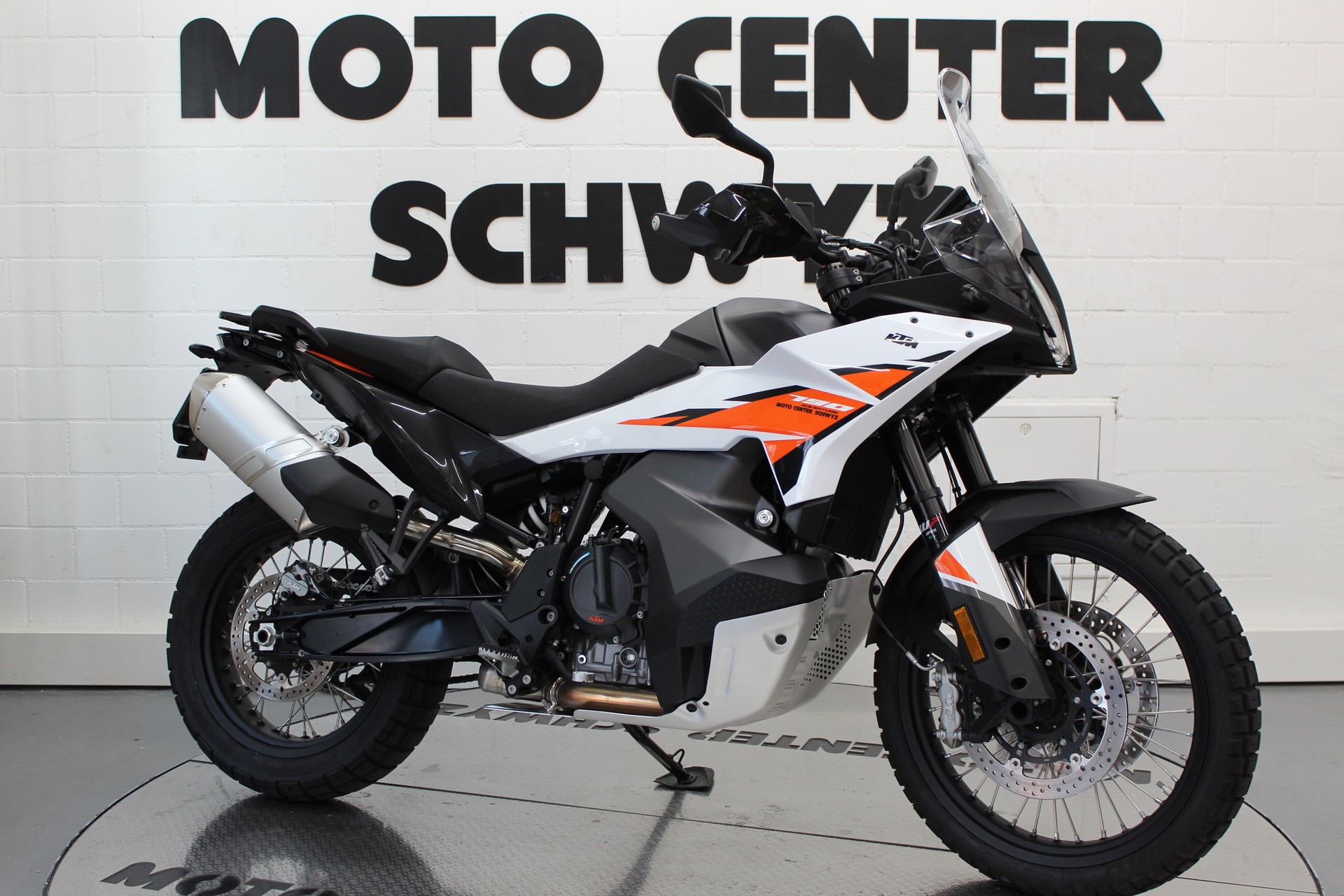 KTM 790 Adventure-showroom-element-1