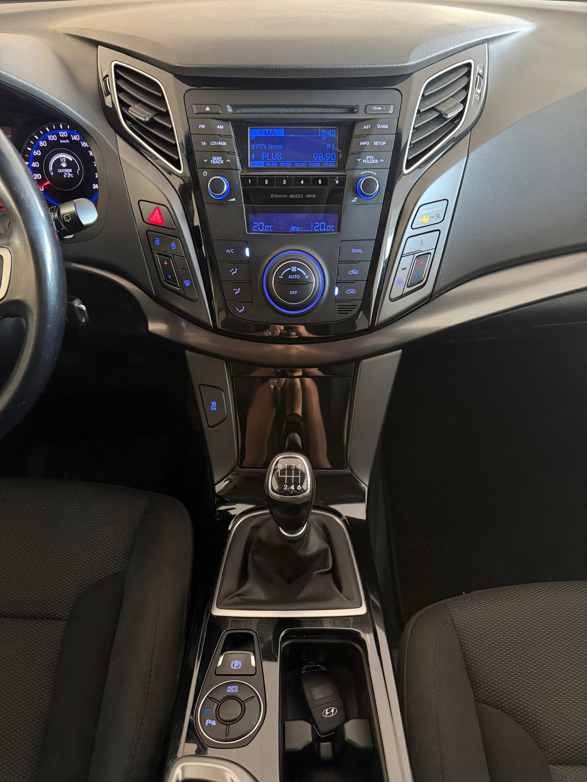 HYUNDAI i40 Wagon 1.7 CRDI Expertise du jour-image-10