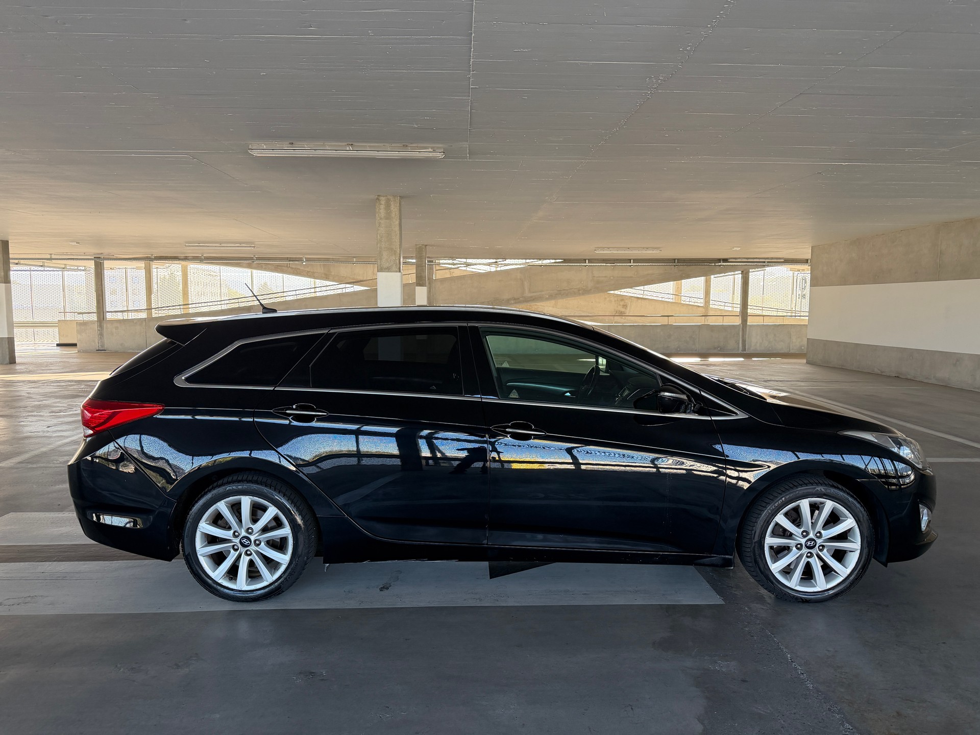 HYUNDAI i40 Wagon 1.7 CRDI Expertise du jour-image-1
