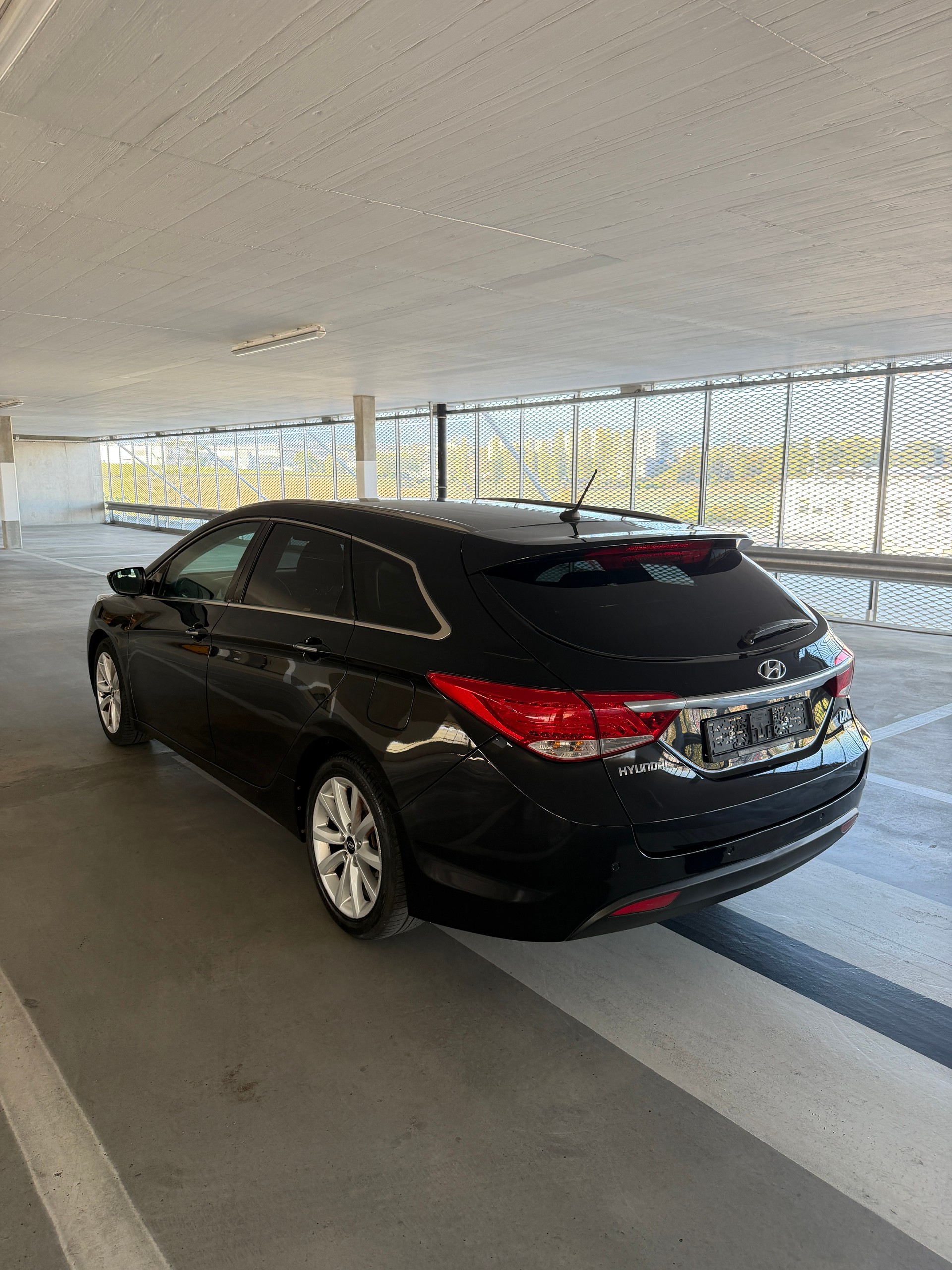 HYUNDAI i40 Wagon 1.7 CRDI Expertise du jour-image-4